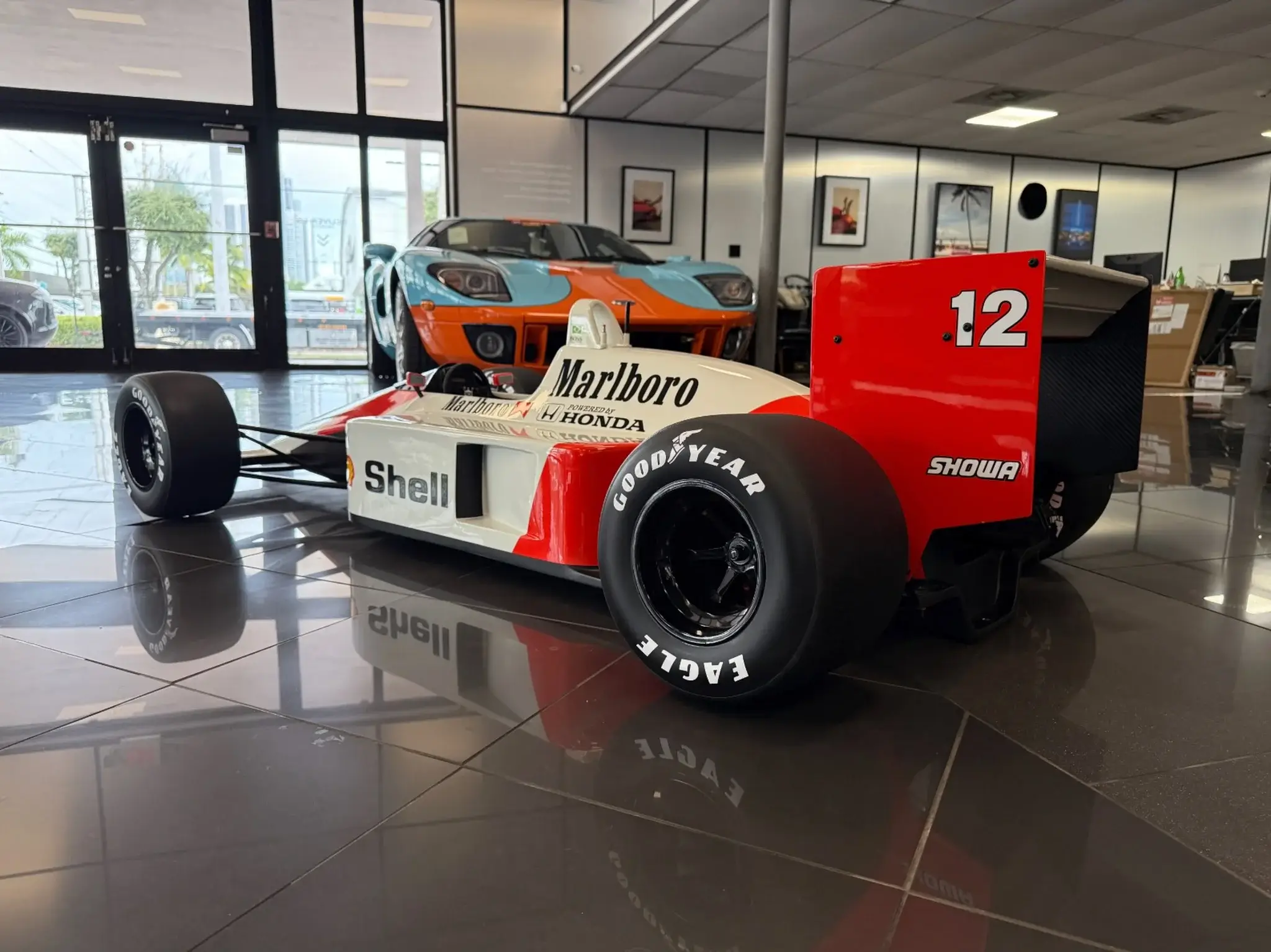MP: Ayrton Senna McLaren MP4/4 F1 1:2 Scale Model | PCARMARKET