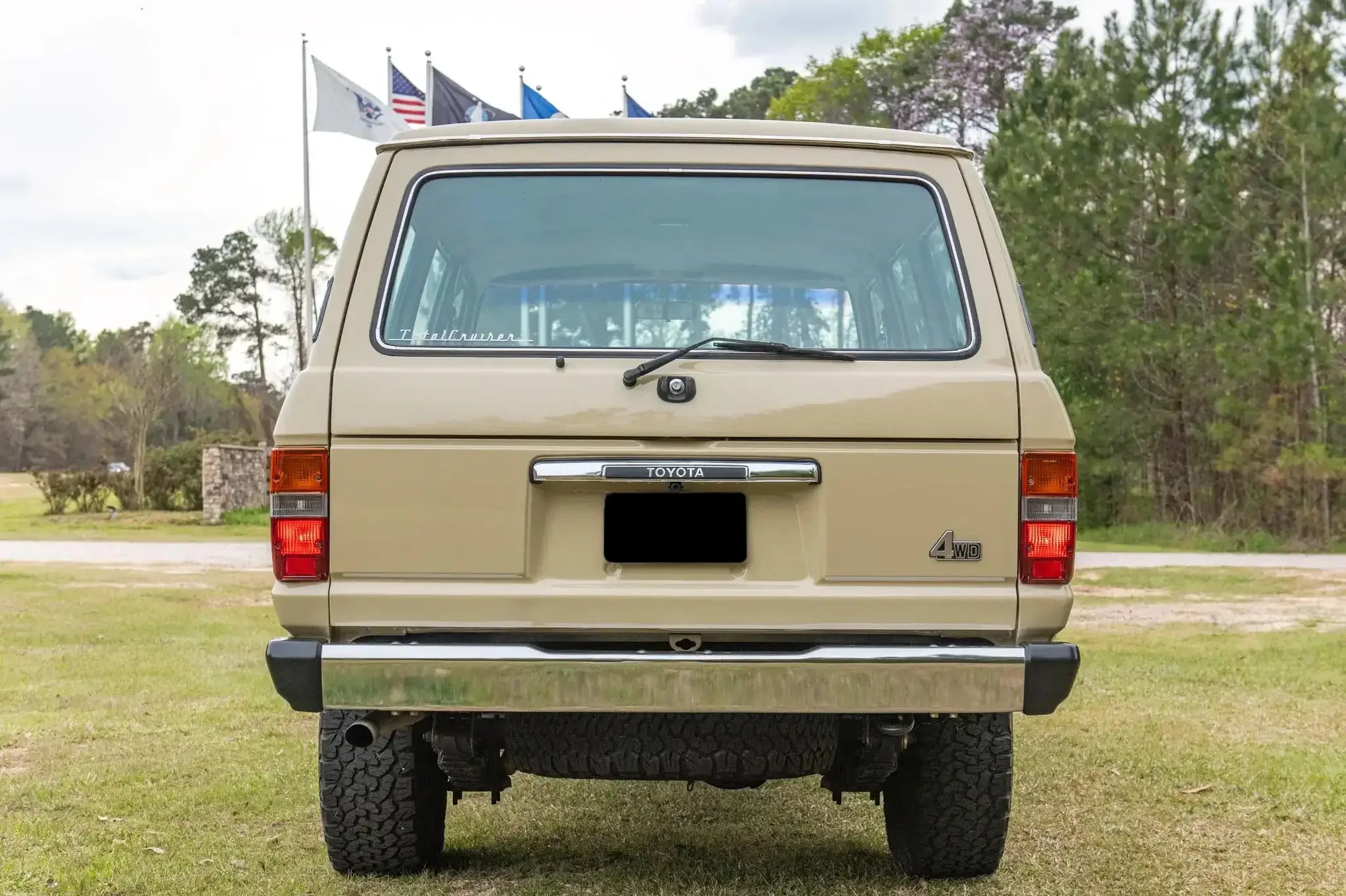 MP: 1983 Toyota Land Cruiser FJ60 5-Speed | PCARMARKET