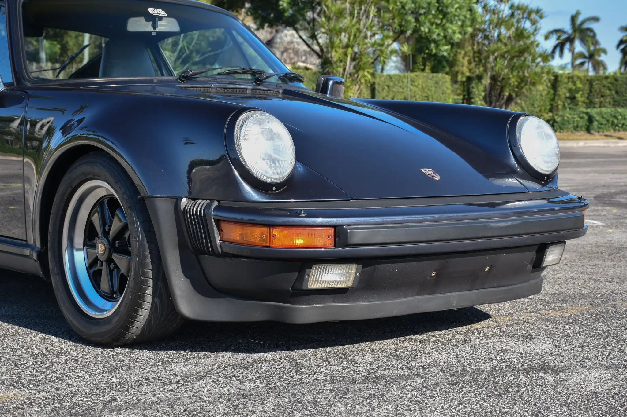 Porsche 930 SE Turbo USA Flatnose 1987 - NEO 43273 - Résine 1/43 (neuf)