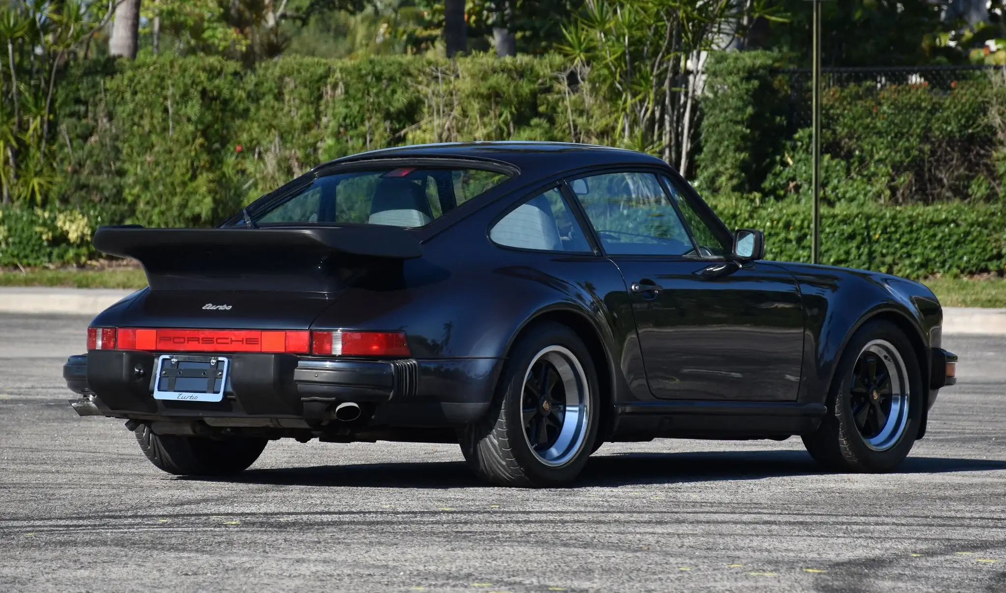 かずお　MBC MP: Marine Blue Metallic 1987 Porsche 930 Turbo Coupe | PCARMARKET