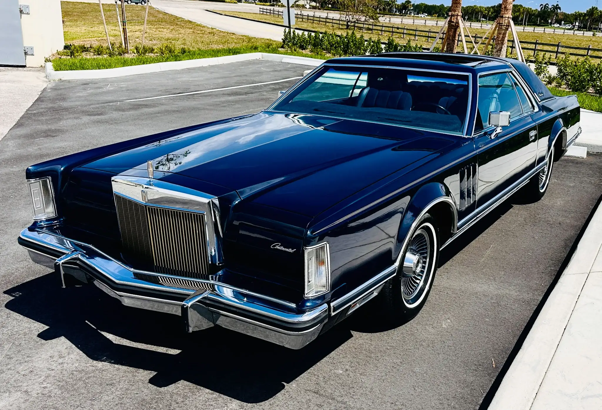 MarketPlace: 1979 Lincoln Continental Mark V Collector's Series