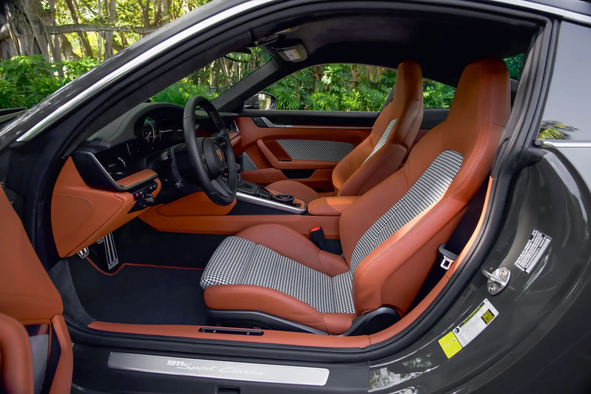 AMR ポルシェ　ターボ　シリアルナンバー　３２ 850-Mile PTS Slate Grey 2023 Porsche 911 Sport Classic | PCARMARKET