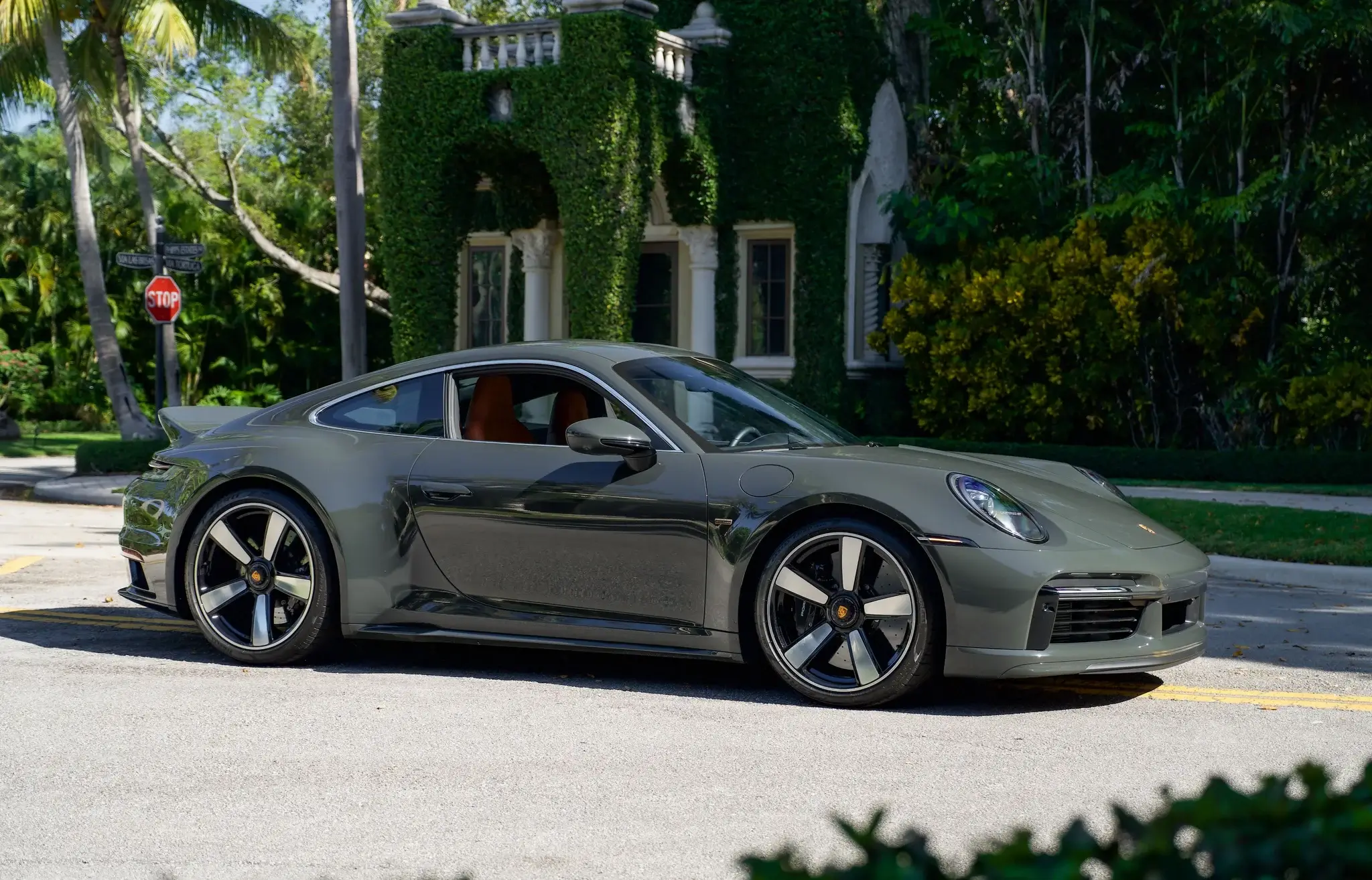 stone  slim fit ダークグレー 850-Mile PTS Slate Grey 2023 Porsche 911 Sport Classic | PCARMARKET