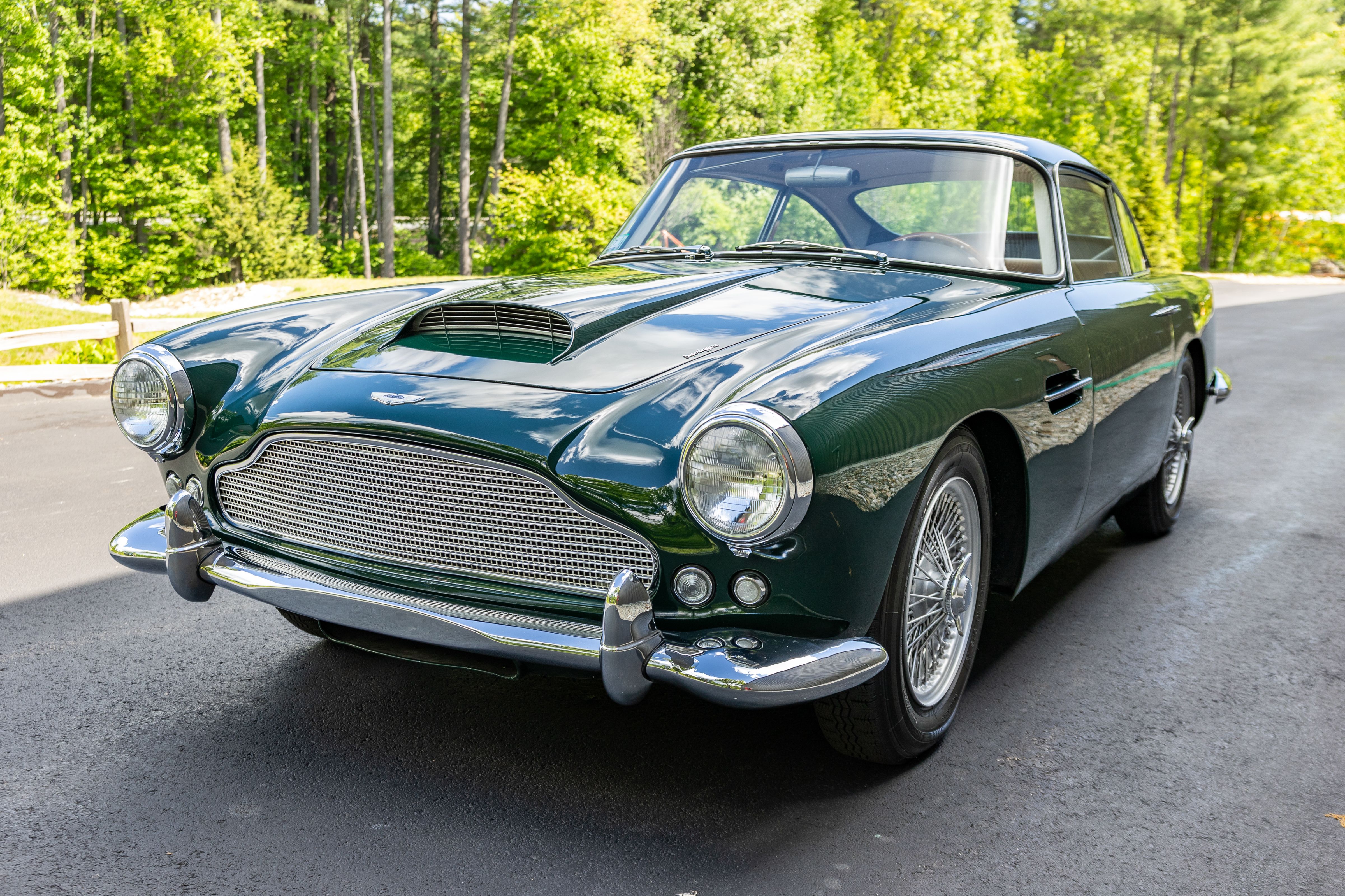 1961 Aston Martin DB4 | PCARMARKET