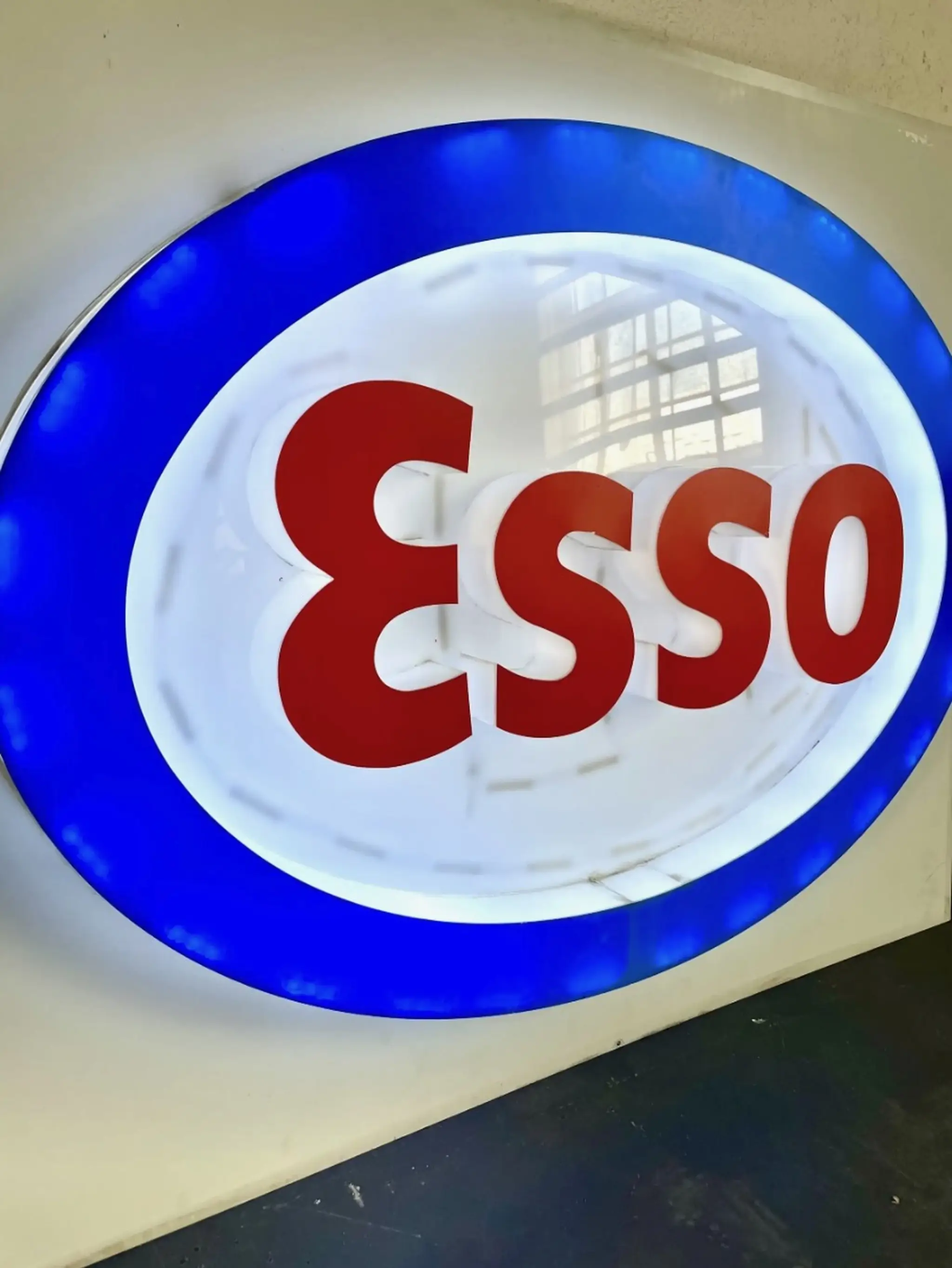 ＥＳＳＯ　ビンテージ　エッソボーイ　ライト No Reserve Illuminated 1970's Esso Sign | PCARMARKET