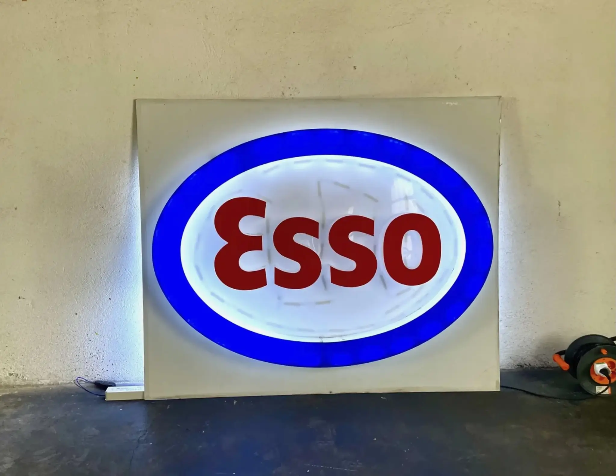No Reserve Illuminated 1970's Esso Sign | PCARMARKET