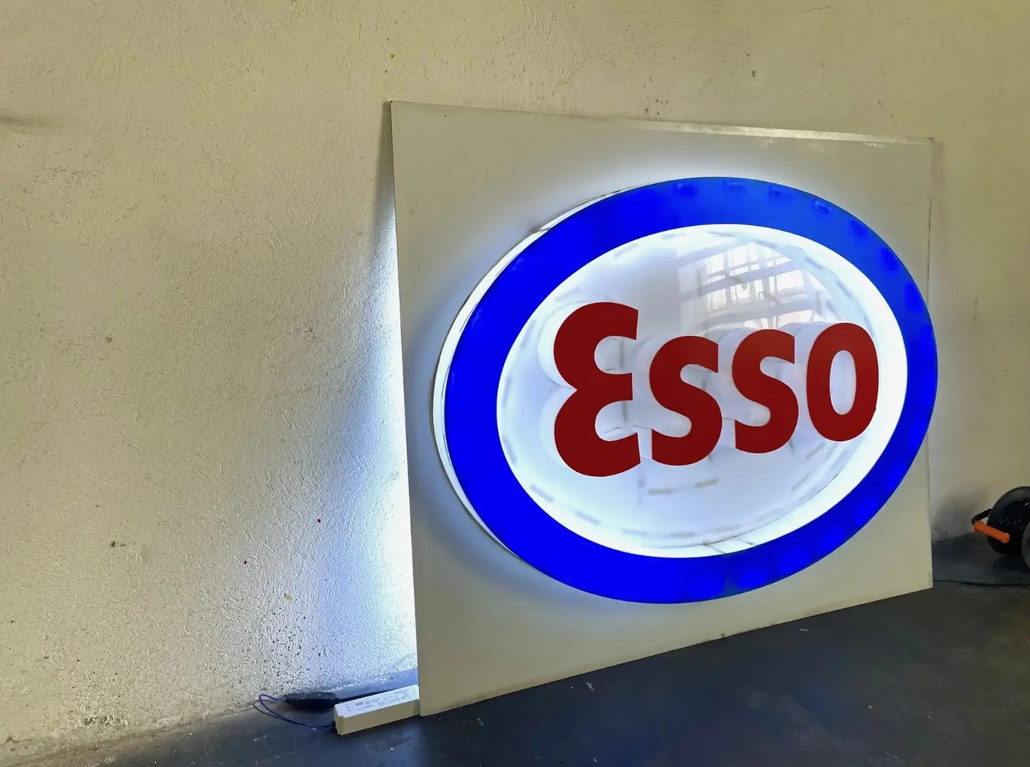 No Reserve Illuminated 1970's Esso Sign | PCARMARKET