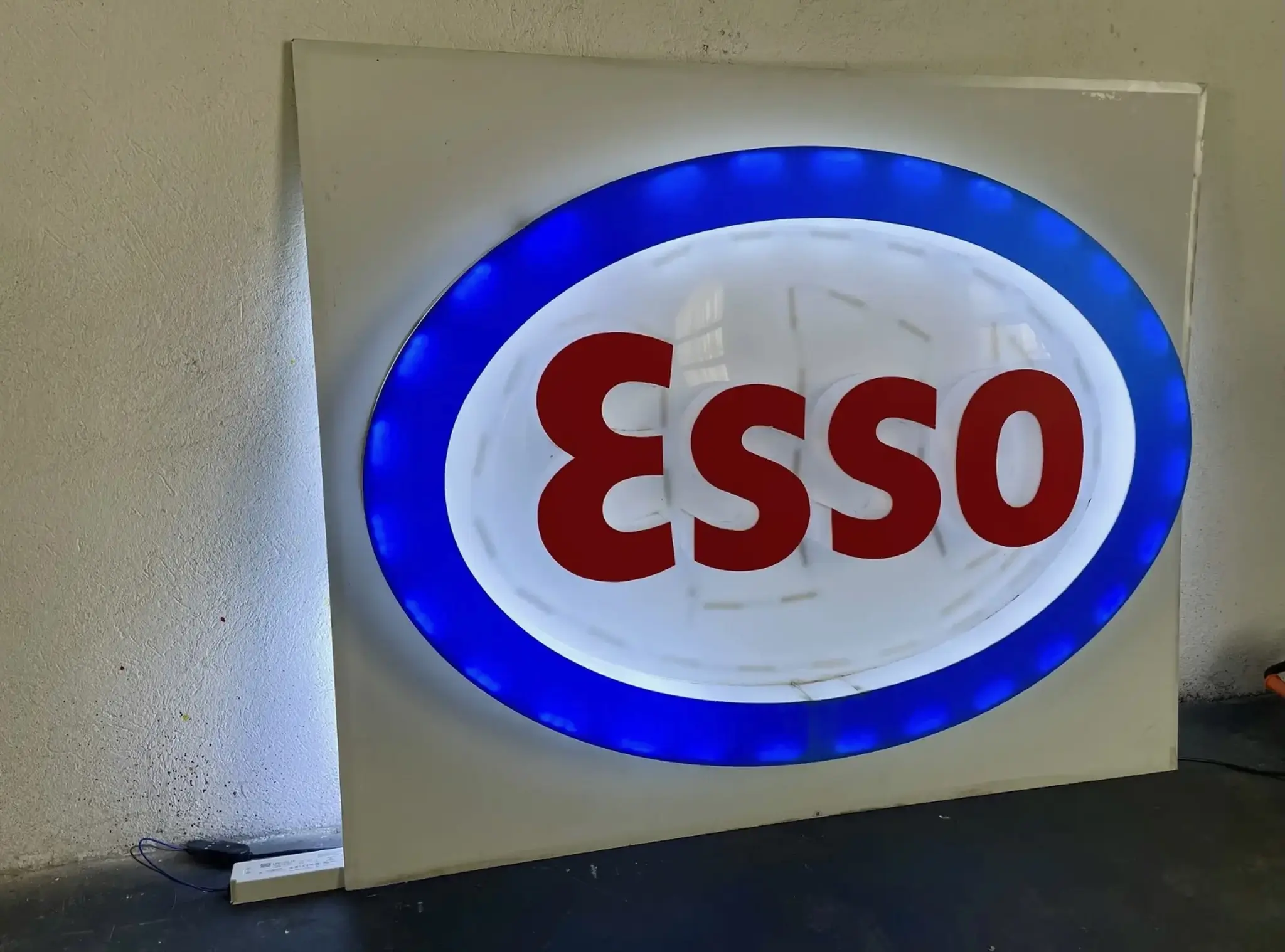 No Reserve Illuminated 1970's Esso Sign | PCARMARKET
