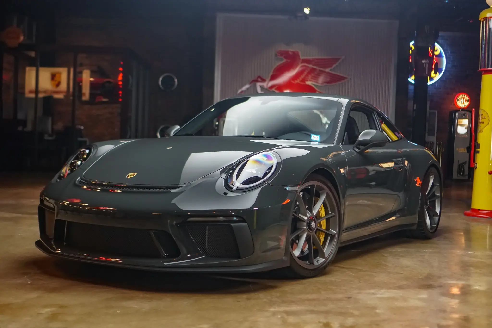 NO RESERVE Paint to Sample Slate Grey 2k-Mile 2018 Porsche 991.2