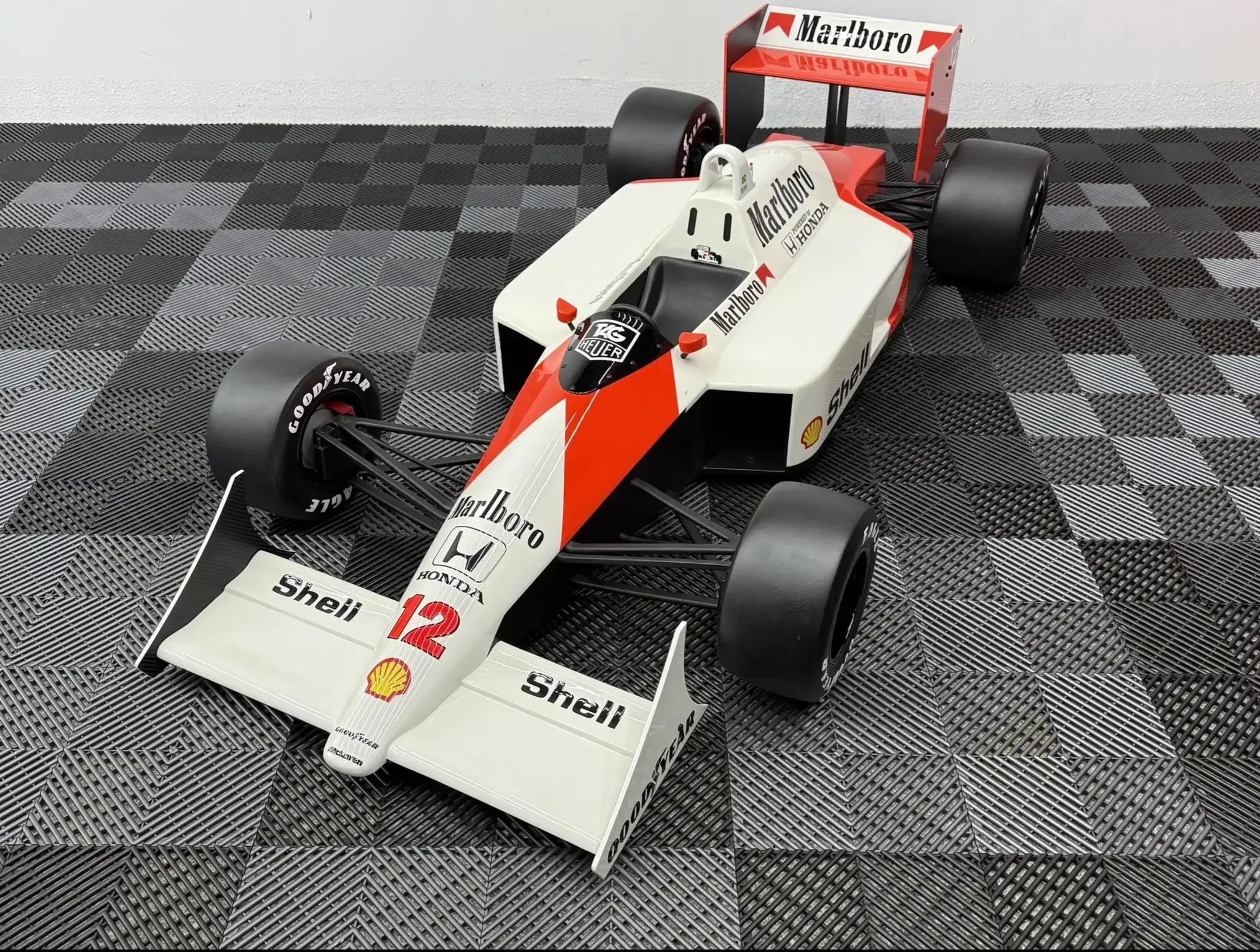 MarketPlace: 1988 McLaren MP4/4 Marlboro / Senna Livery 1:2 Scale