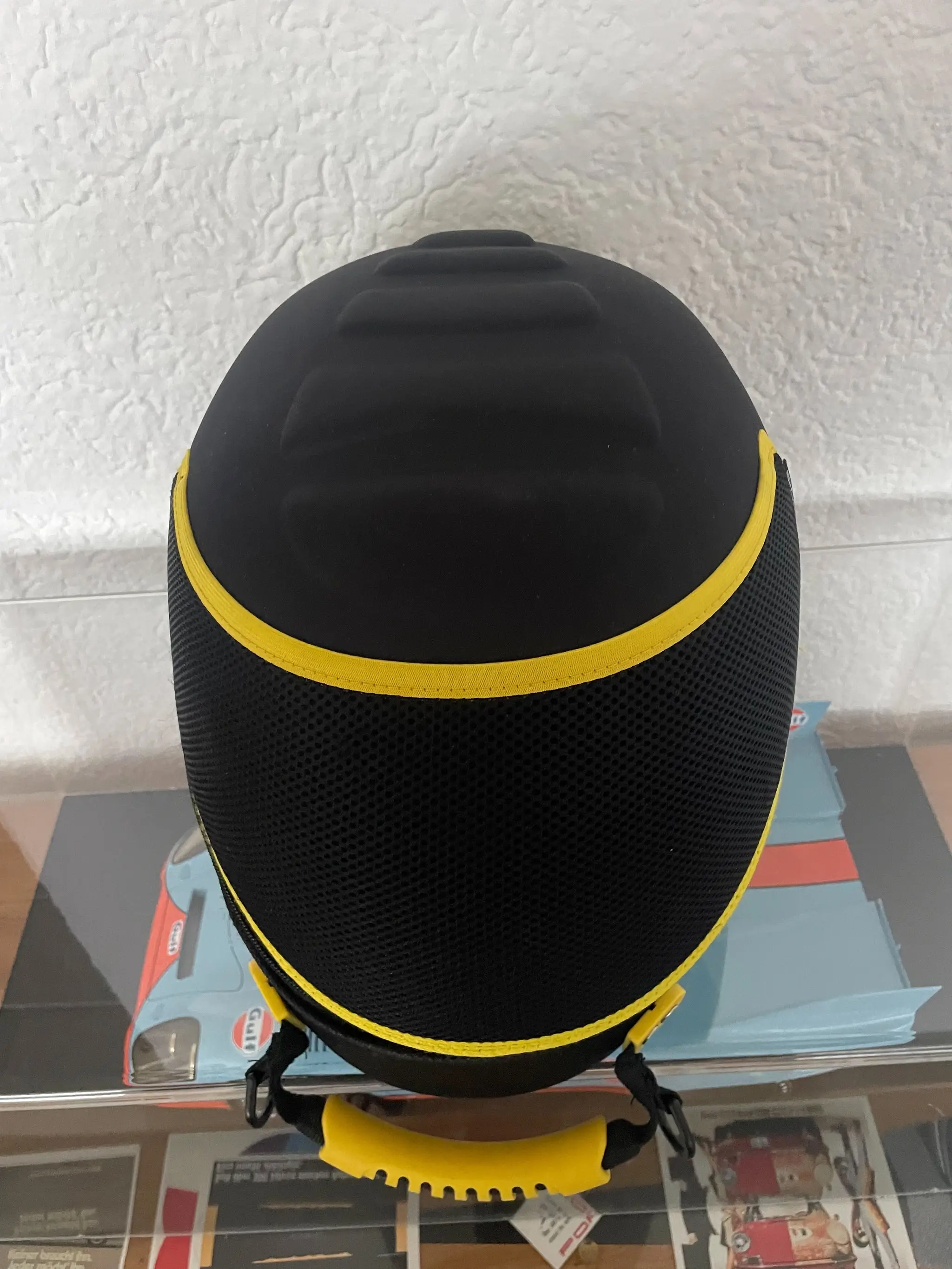 COOLCASC GOUD/ZWART PON Multisport Helm Cover