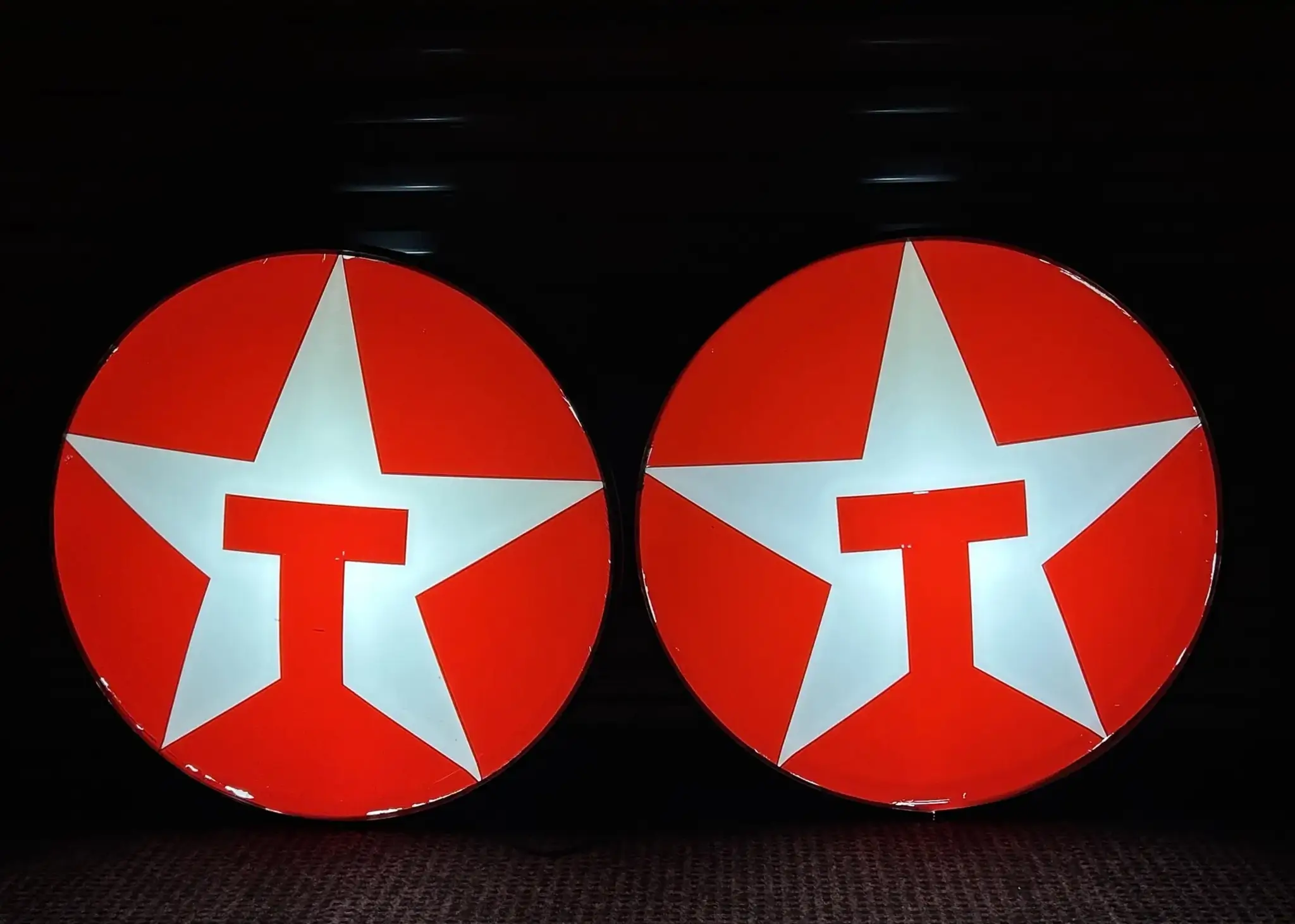 No Reserve Illuminated Texaco Star Signs | PCARMARKET