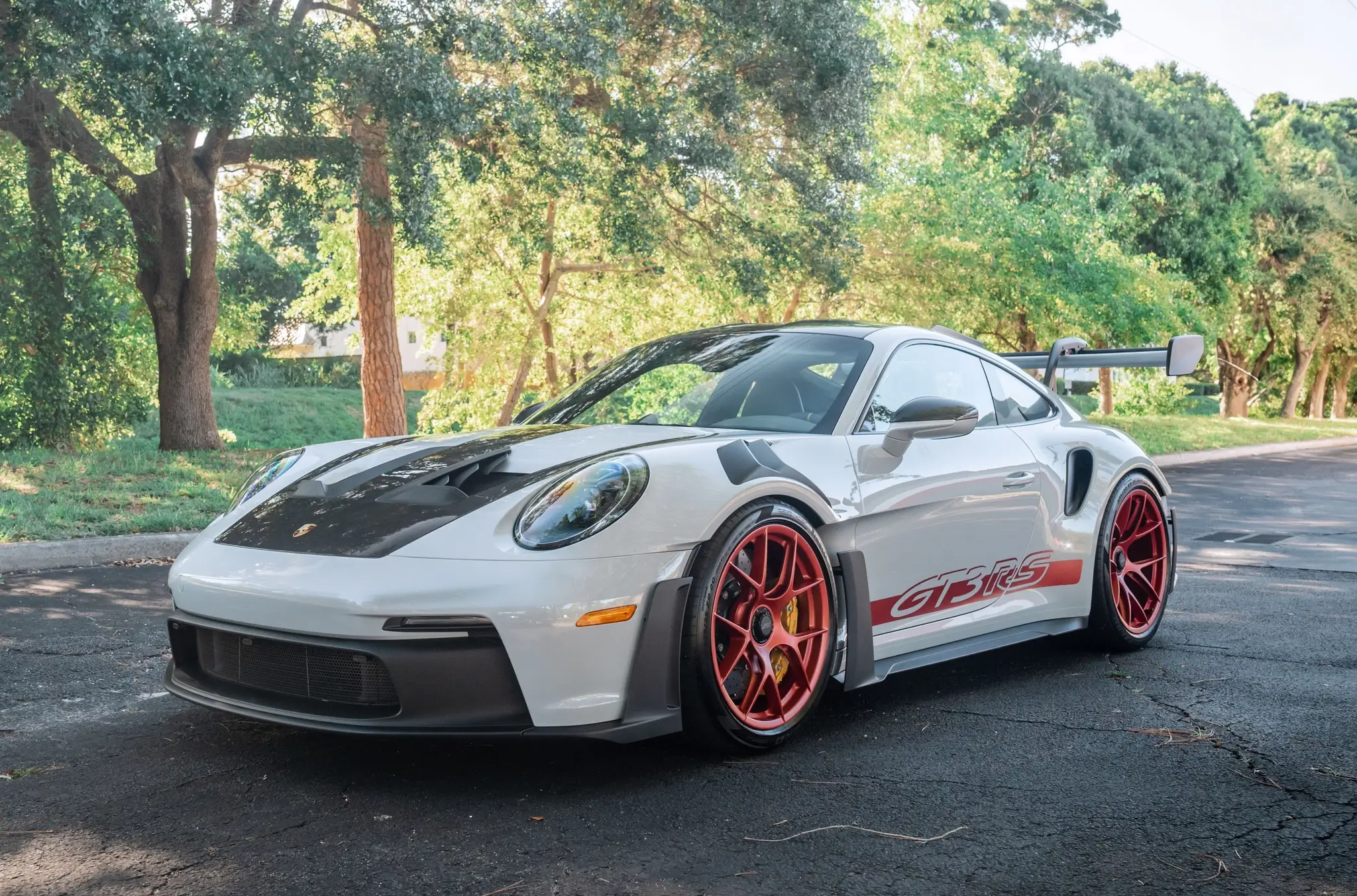 MarketPlace: 1k-Mile 2024 Porsche 992 GT3 RS Weissach Package