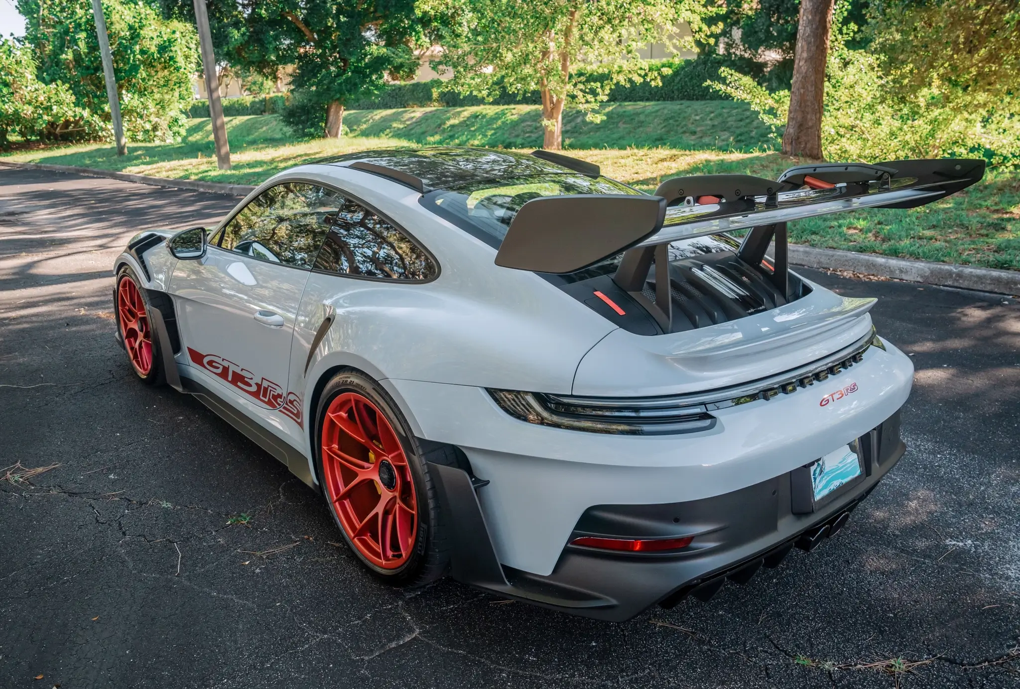 MarketPlace: 1k-Mile 2024 Porsche 992 GT3 RS Weissach Package