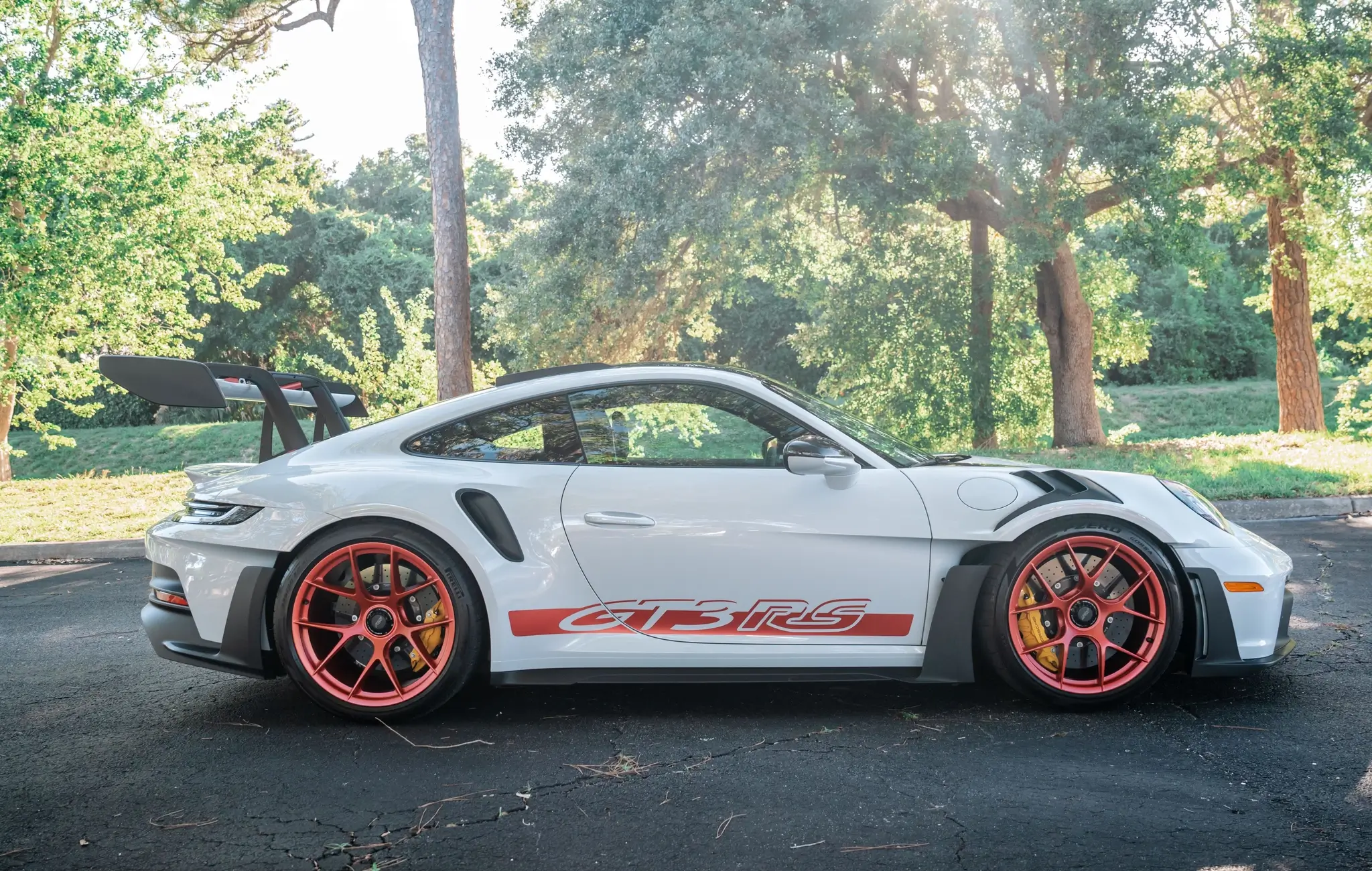 MarketPlace: 1k-Mile 2024 Porsche 992 GT3 RS Weissach Package