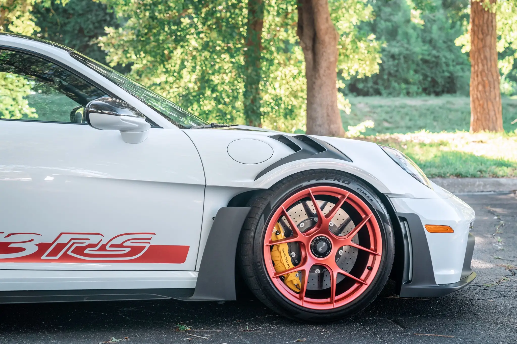 MarketPlace: 1k-Mile 2024 Porsche 992 GT3 RS Weissach Package