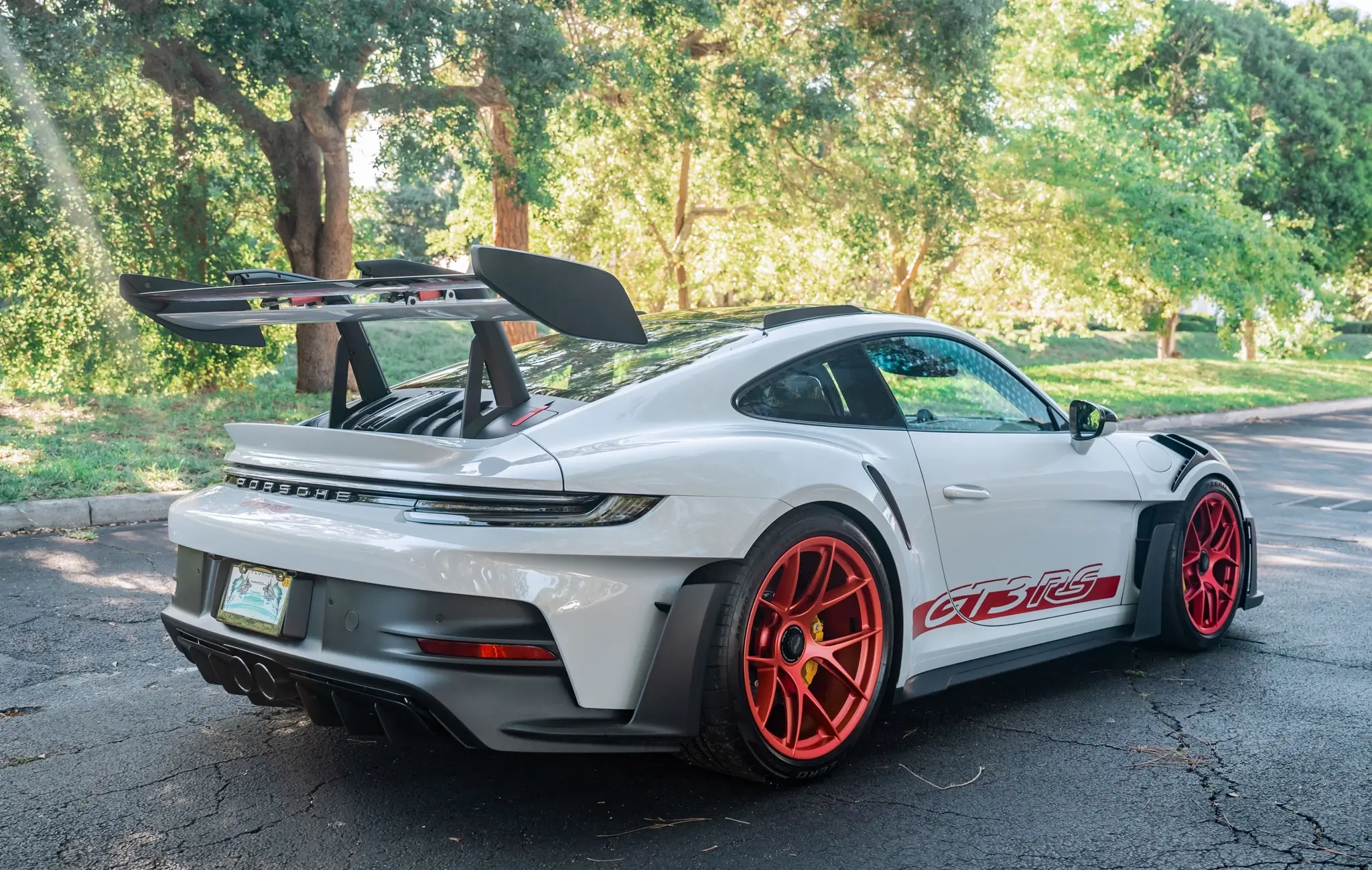 MarketPlace: 1k-Mile 2024 Porsche 992 GT3 RS Weissach Package