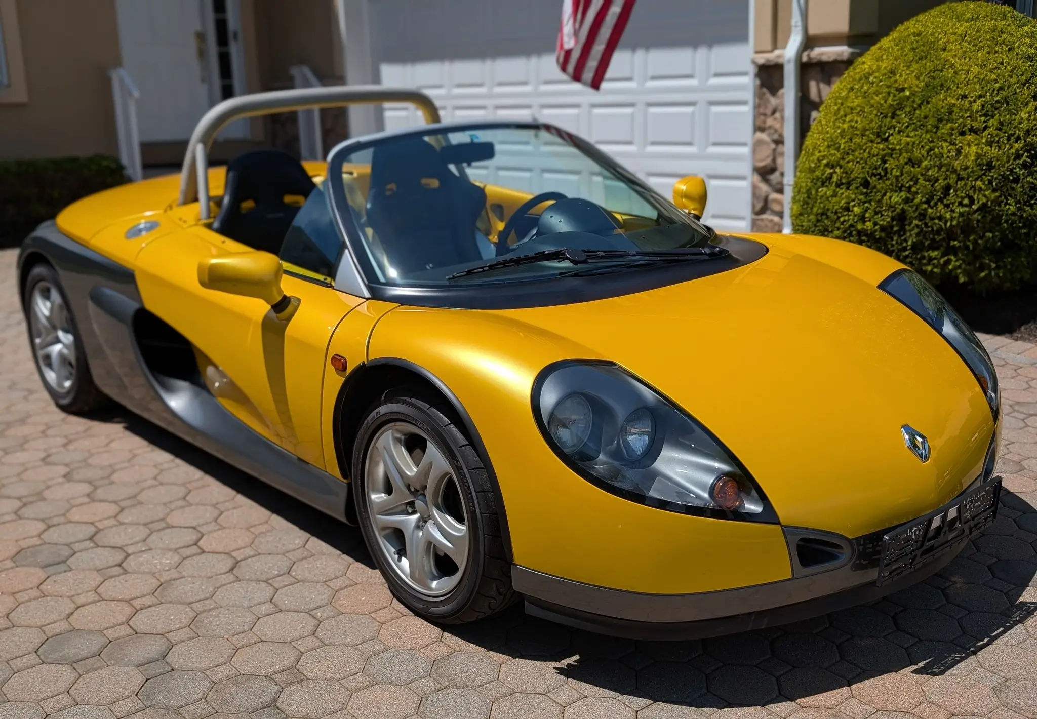 MarketPlace: 11k-Mile 1996 Renault Sport Spider | PCARMARKET