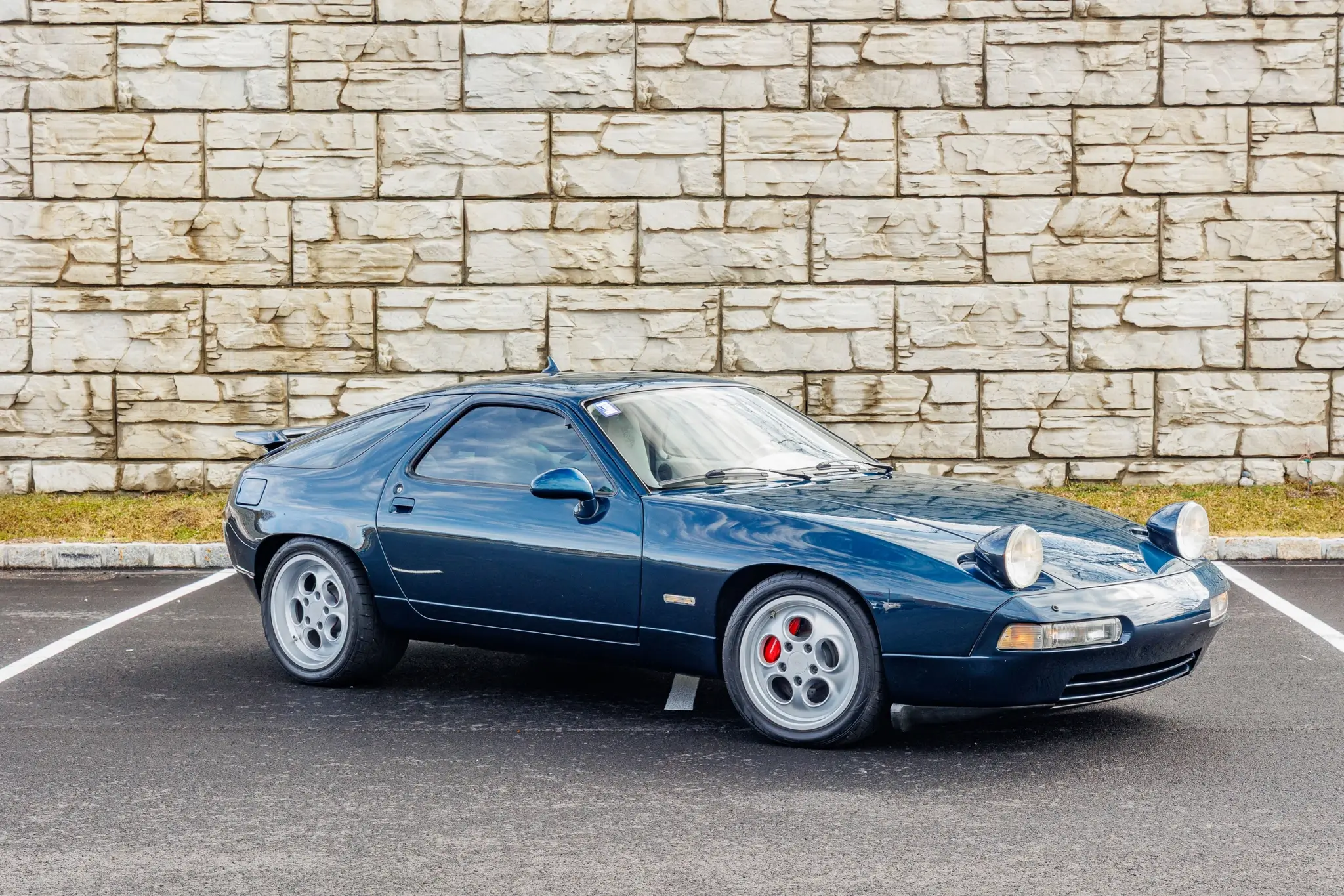 MarketPlace: Amazon Green Metallic 1991 Porsche 928 GT RoW