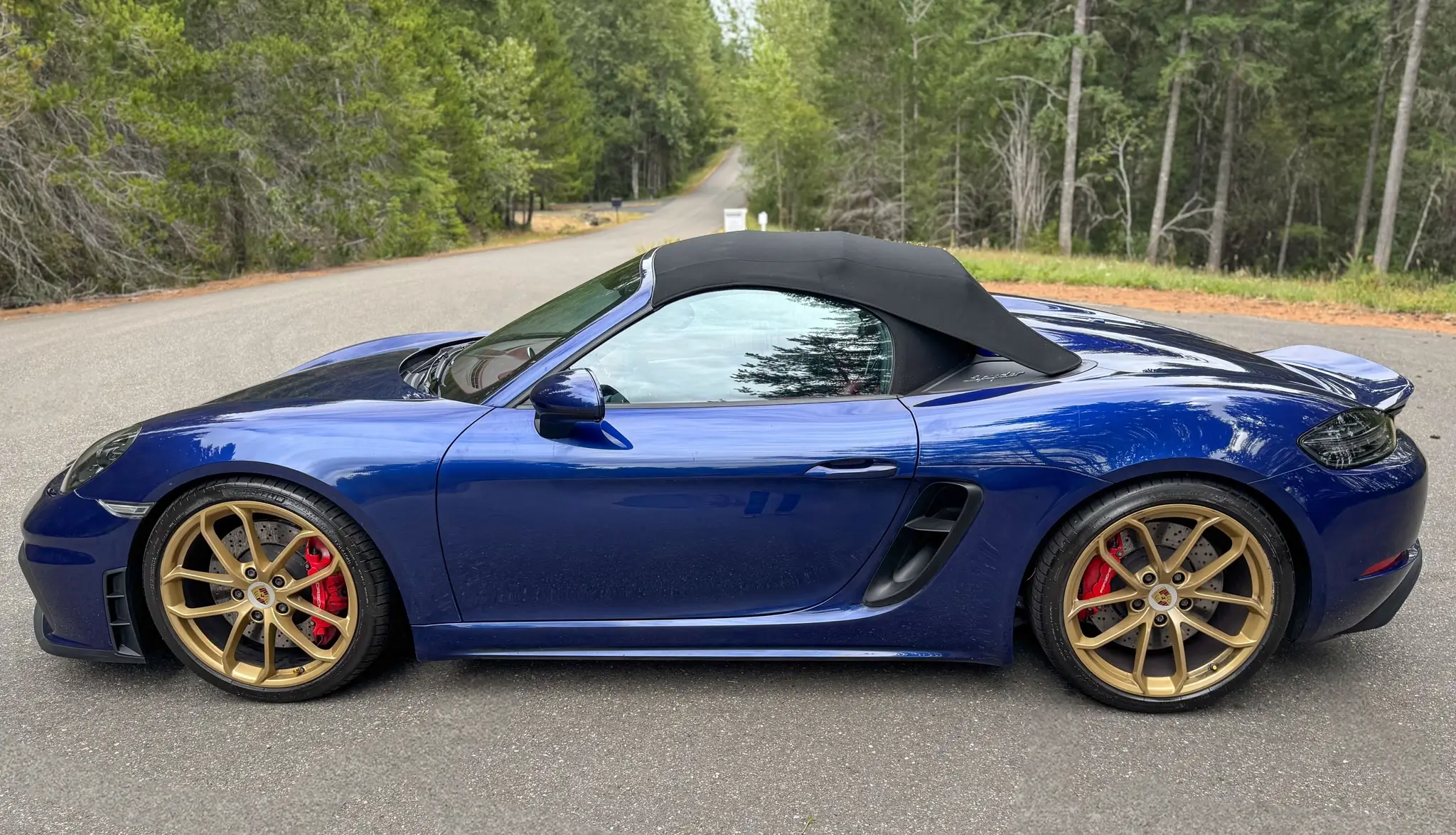 10k-Mile 2022 Porsche 718 Spyder w/ Classic Interior | PCARMARKET