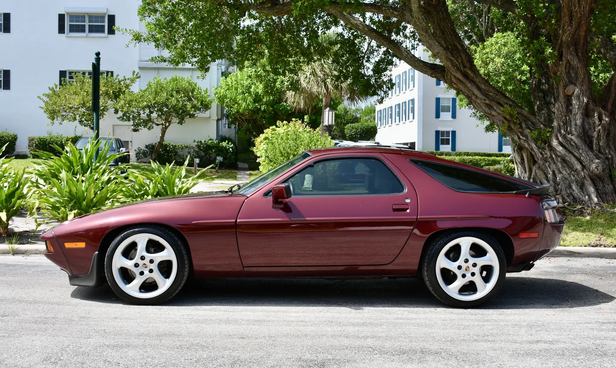 Porsche 928 CV del 1984