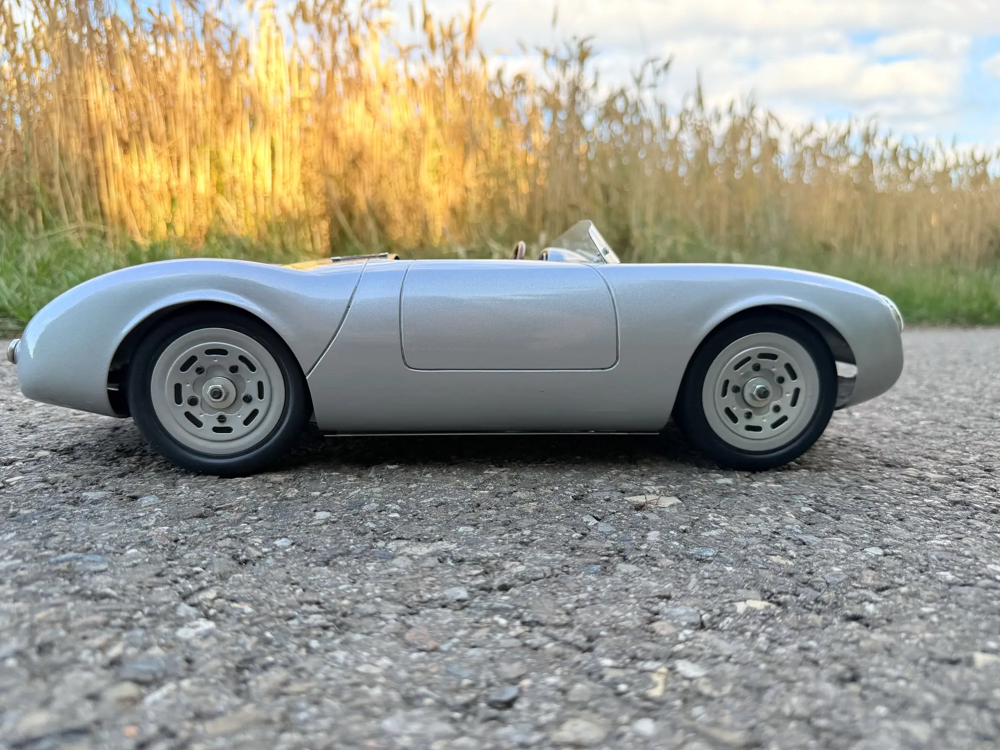 Porsche 550 Spyder 1:8 Scale Model | PCARMARKET