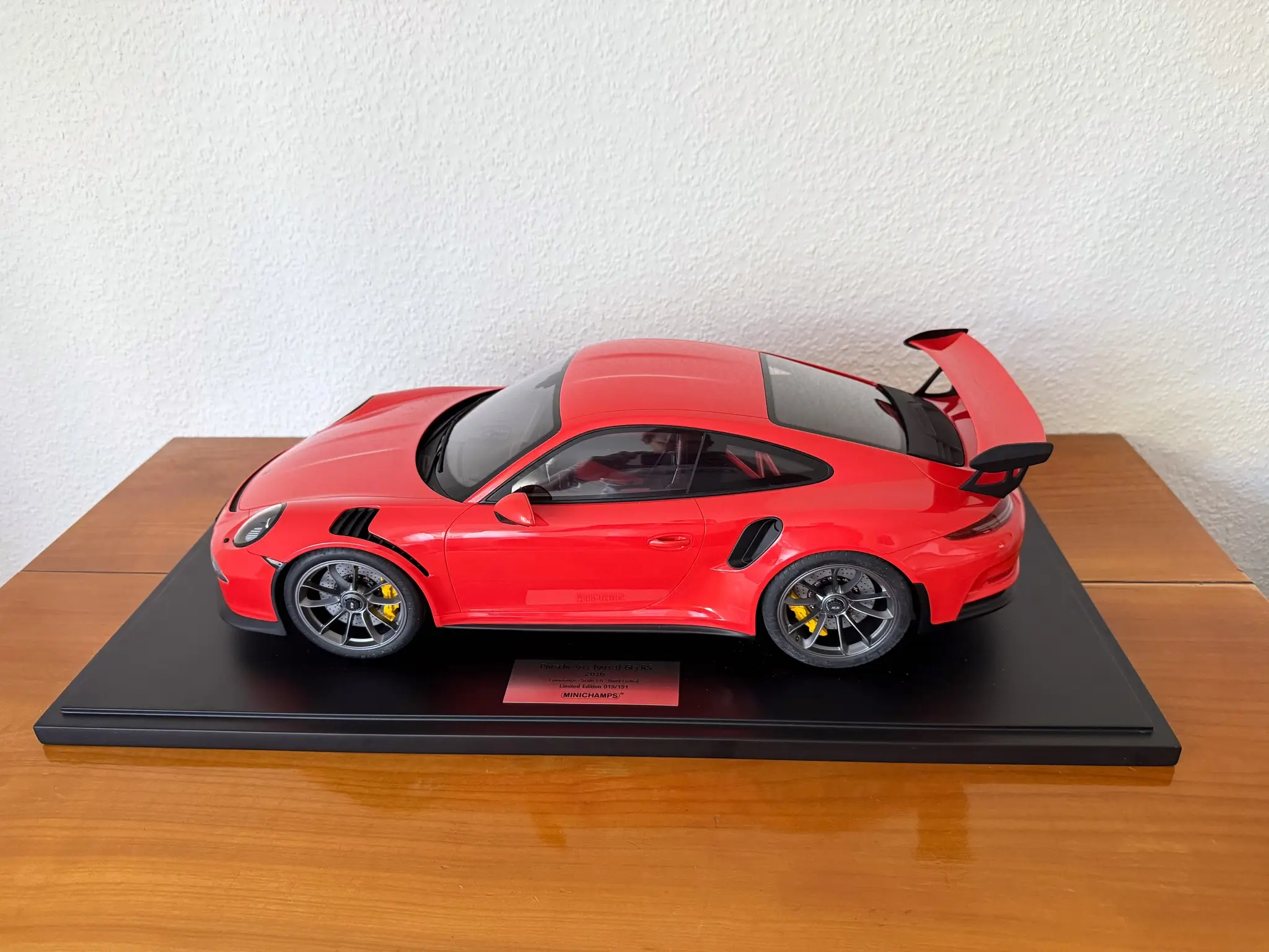 【MINICHAMPS】1/18 Porsche 911GT3RS Orange MarketPlace: Minichamps Porsche 911 991.1 GT3RS Lava Orange 1:8