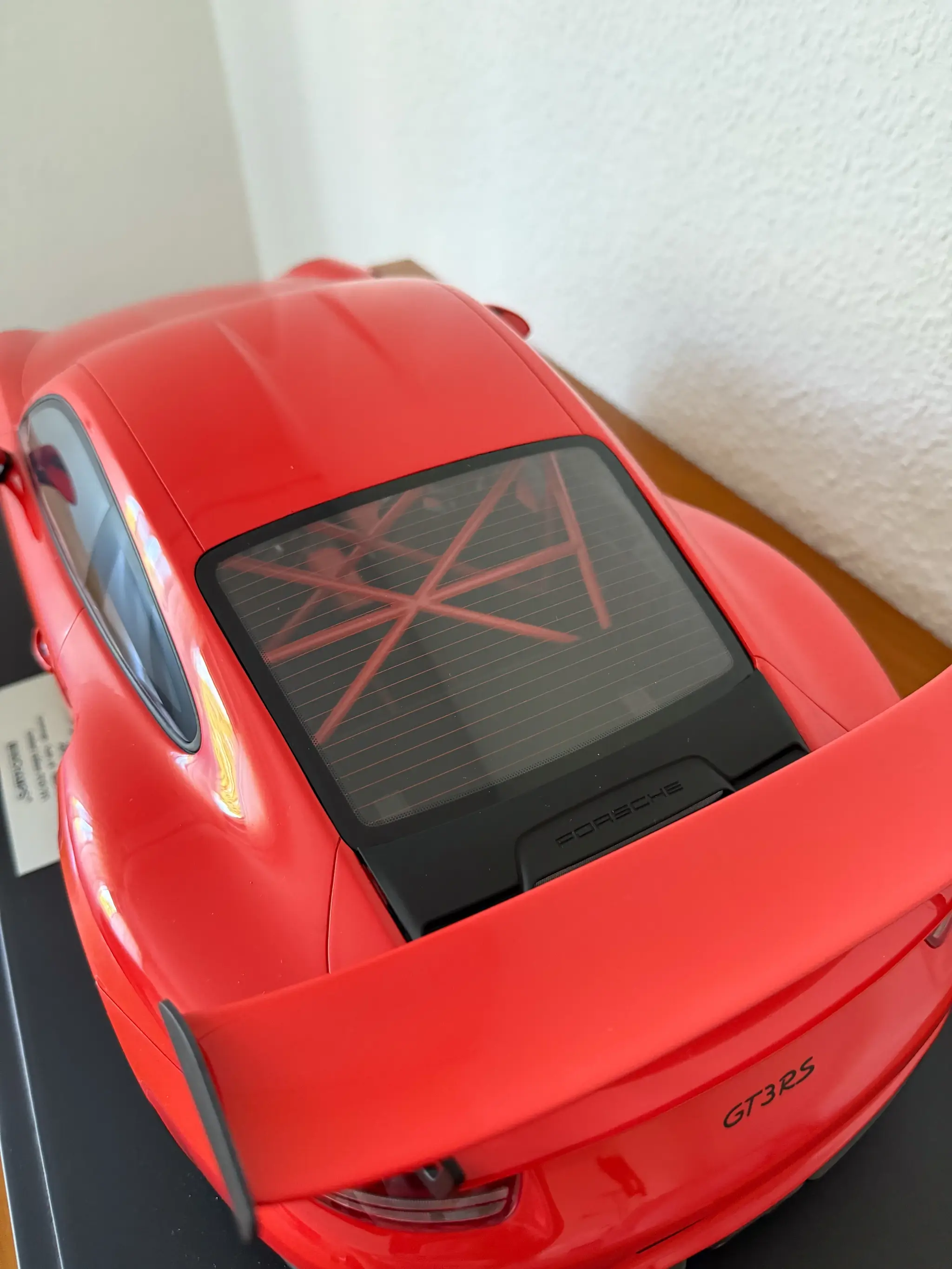 MarketPlace: Minichamps Porsche 911 991.1 GT3RS Lava Orange 1:8