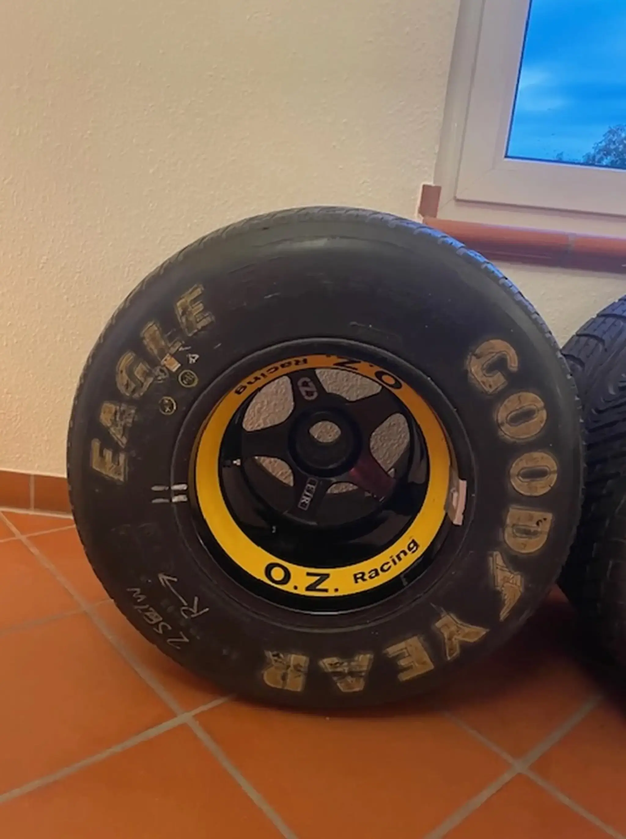 MarketPlace: Jordan F1 Team 191/192 Formula 1 Car Wheel Set with