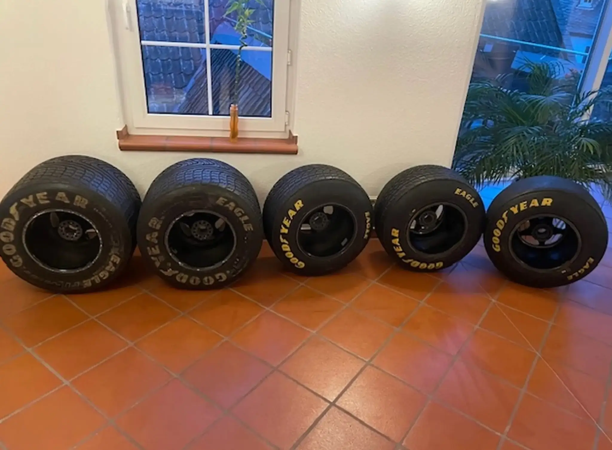 MarketPlace: Jordan F1 Team 191/192 Formula 1 Car Wheel Set with