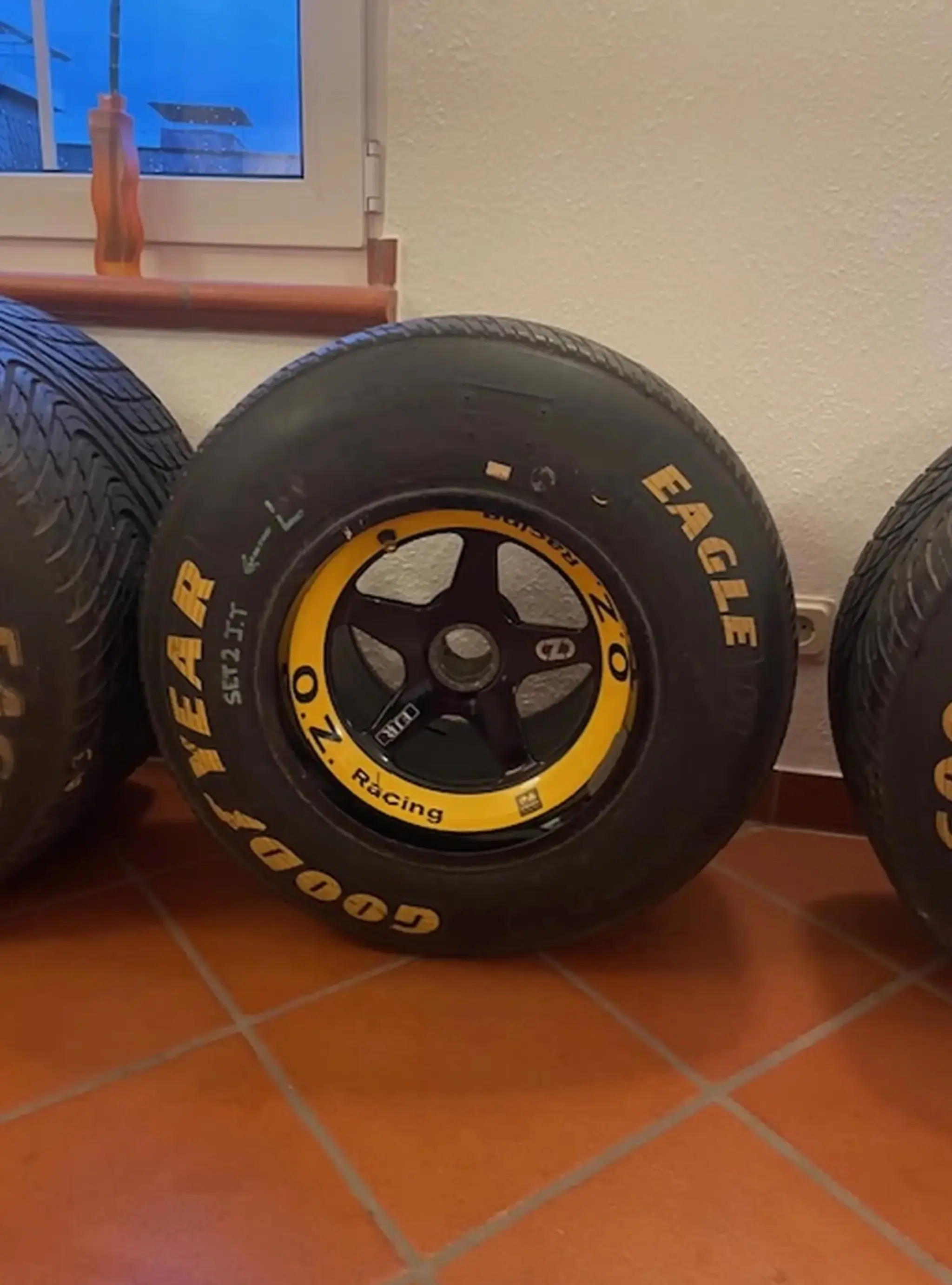 MarketPlace: Jordan F1 Team 191/192 Formula 1 Car Wheel Set with