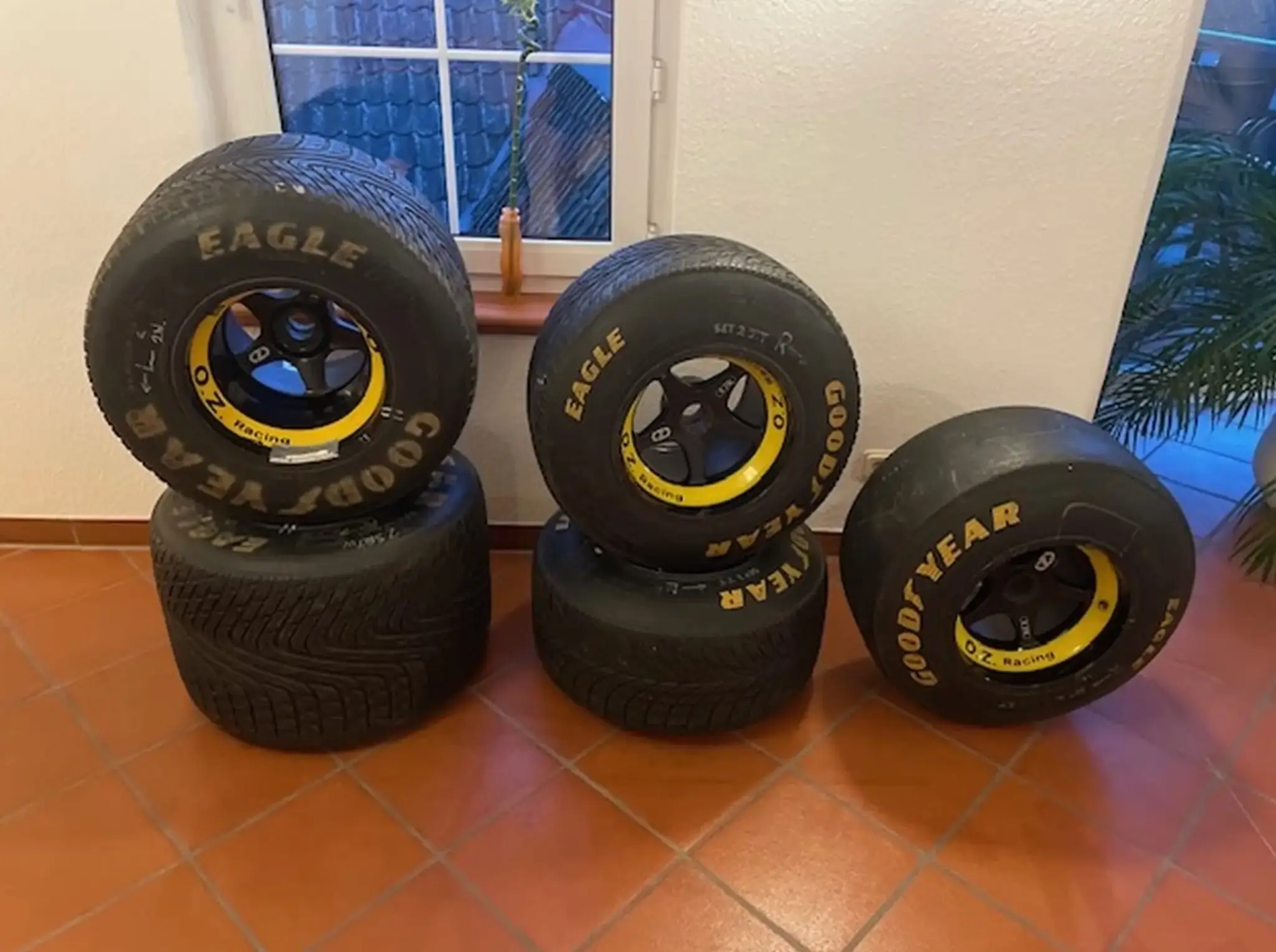MarketPlace: Jordan F1 Team 191/192 Formula 1 Car Wheel Set with