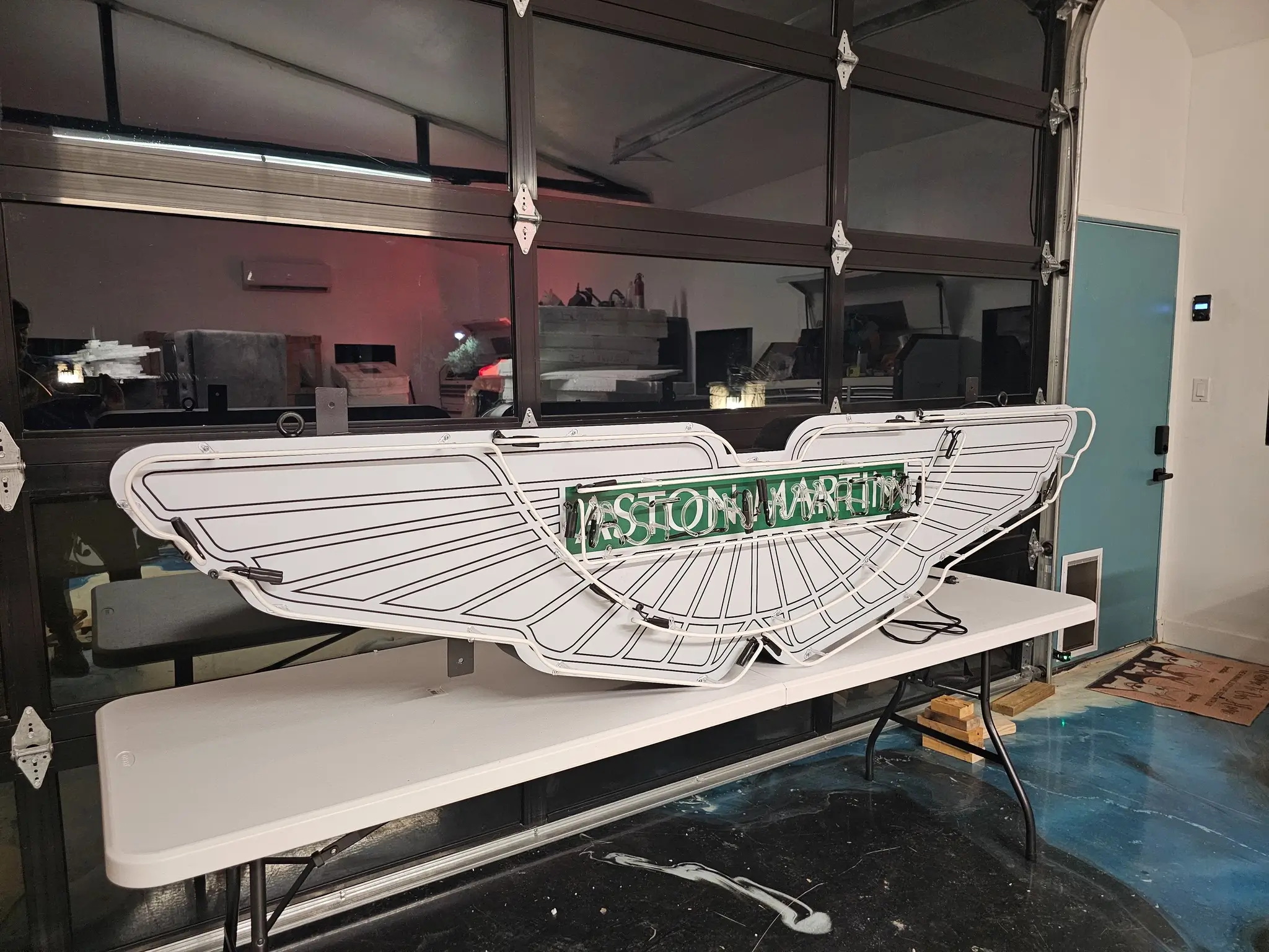 MarketPlace: Aston Martin Neon Sign | PCARMARKET