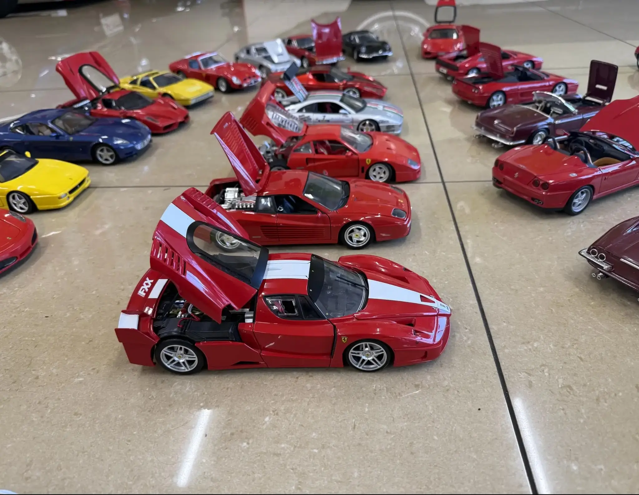 No Reserve 1/18th Scale Ferrari Die Cast Collection | PCARMARKET