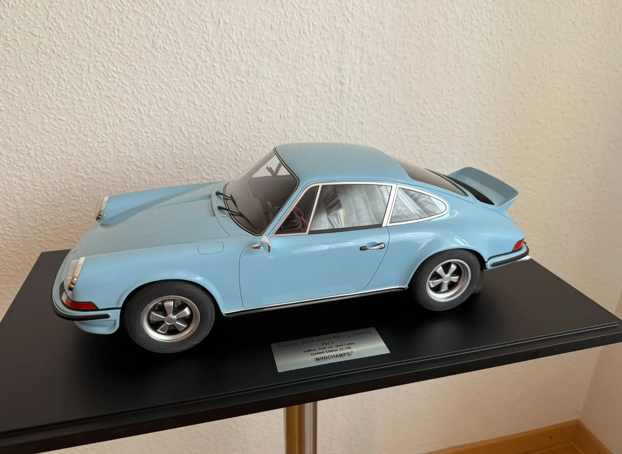 MarketPlace: Porsche 1972 911 Carrera RS 2.7 Touring Gulf Blue 1:8