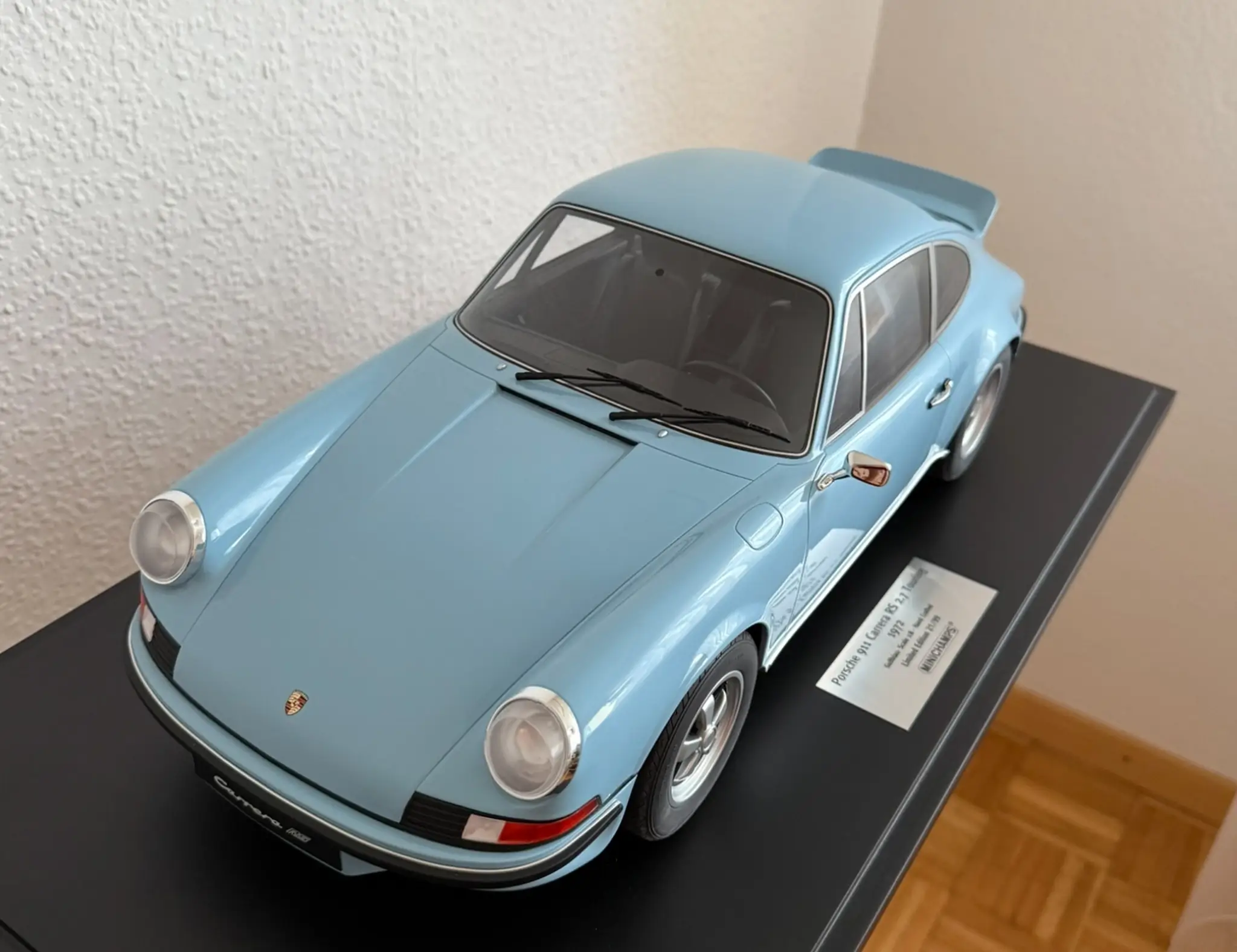 MarketPlace: Porsche 1972 911 Carrera RS 2.7 Touring Gulf Blue 1:8
