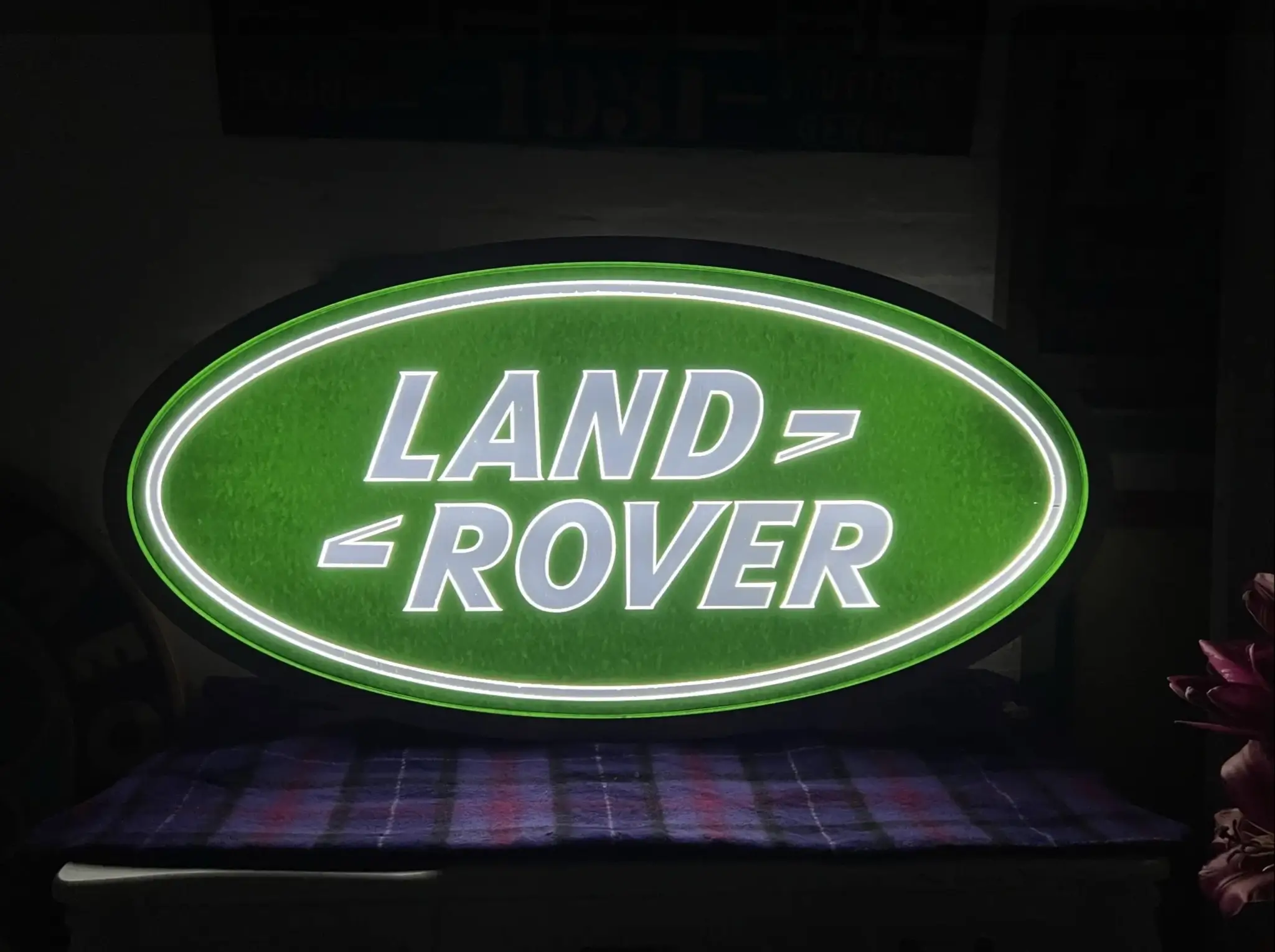 MarketPlace: 1990's Land Rover Dealership Illuminated Sign | PCARMARKET