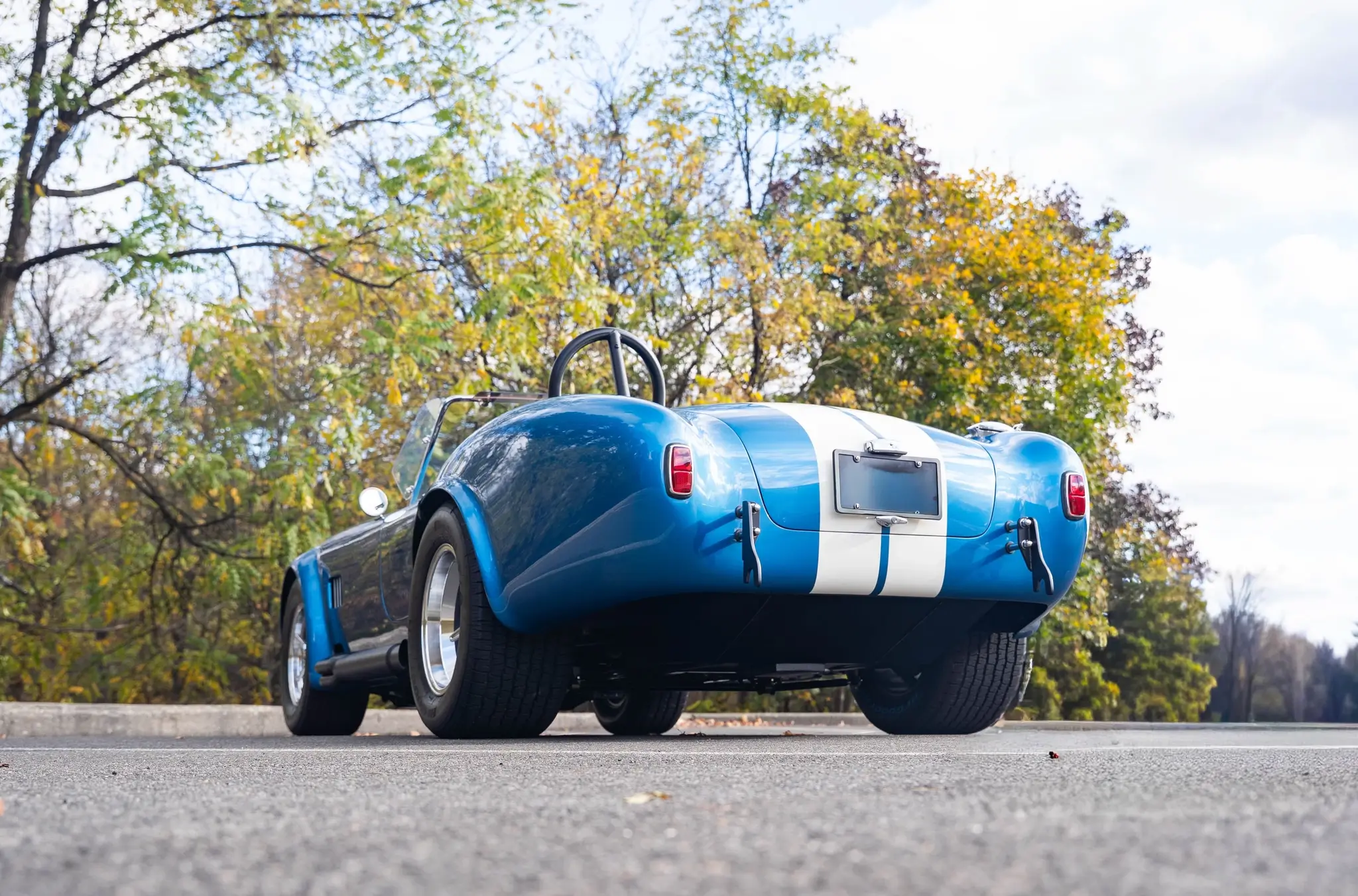 MarketPlace: 2024 Superformance Mark III 427 5-Speed | PCARMARKET