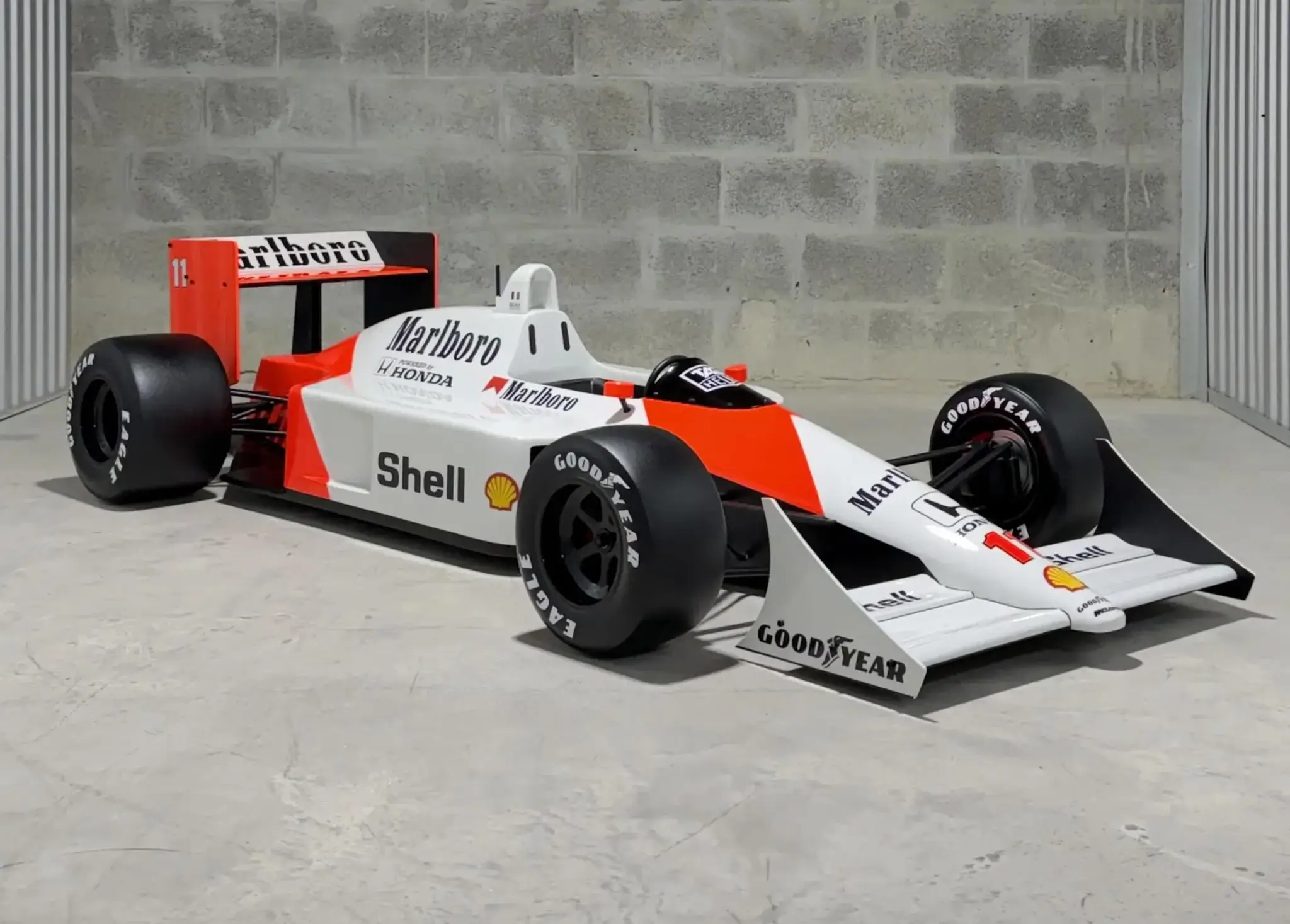 MarketPlace: 1988 McLaren MP4/4 1:2 Scale Alain Prost Model F1 Car