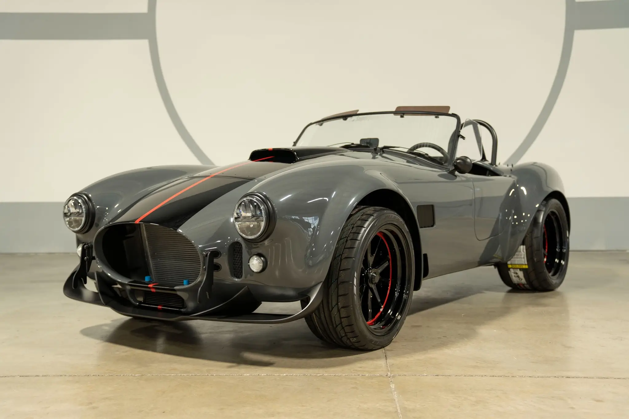 MarketPlace: 2025 Superformance Mark III Rolling Chassis | PCARMARKET