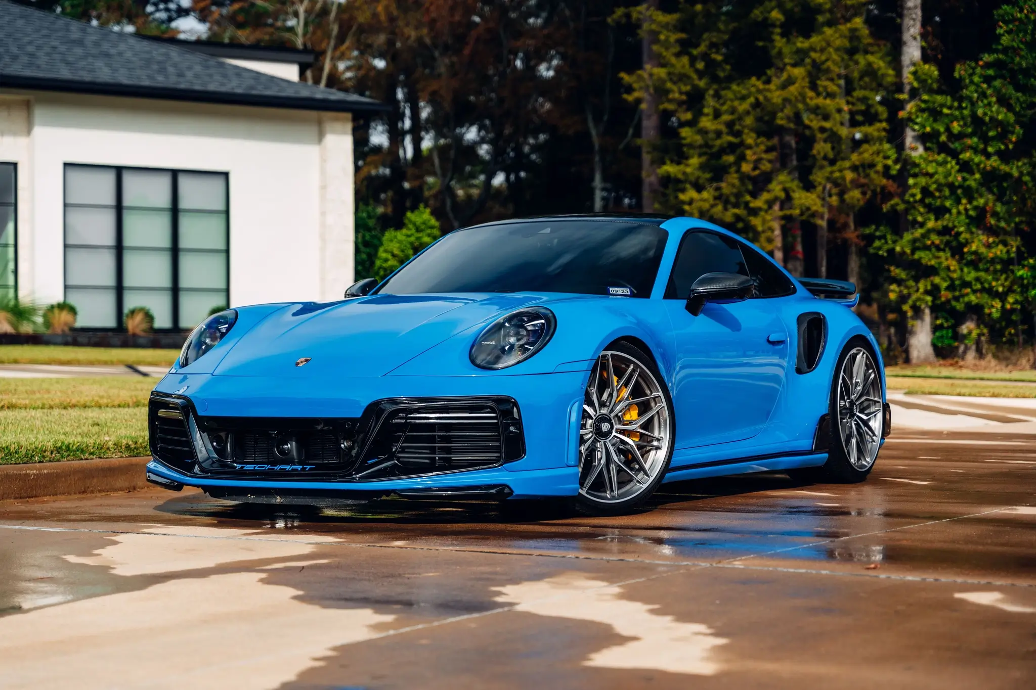 ブルージュ☆ 3k-Mile 2022 Porsche 992 Turbo S Coupe Lightweight Package
