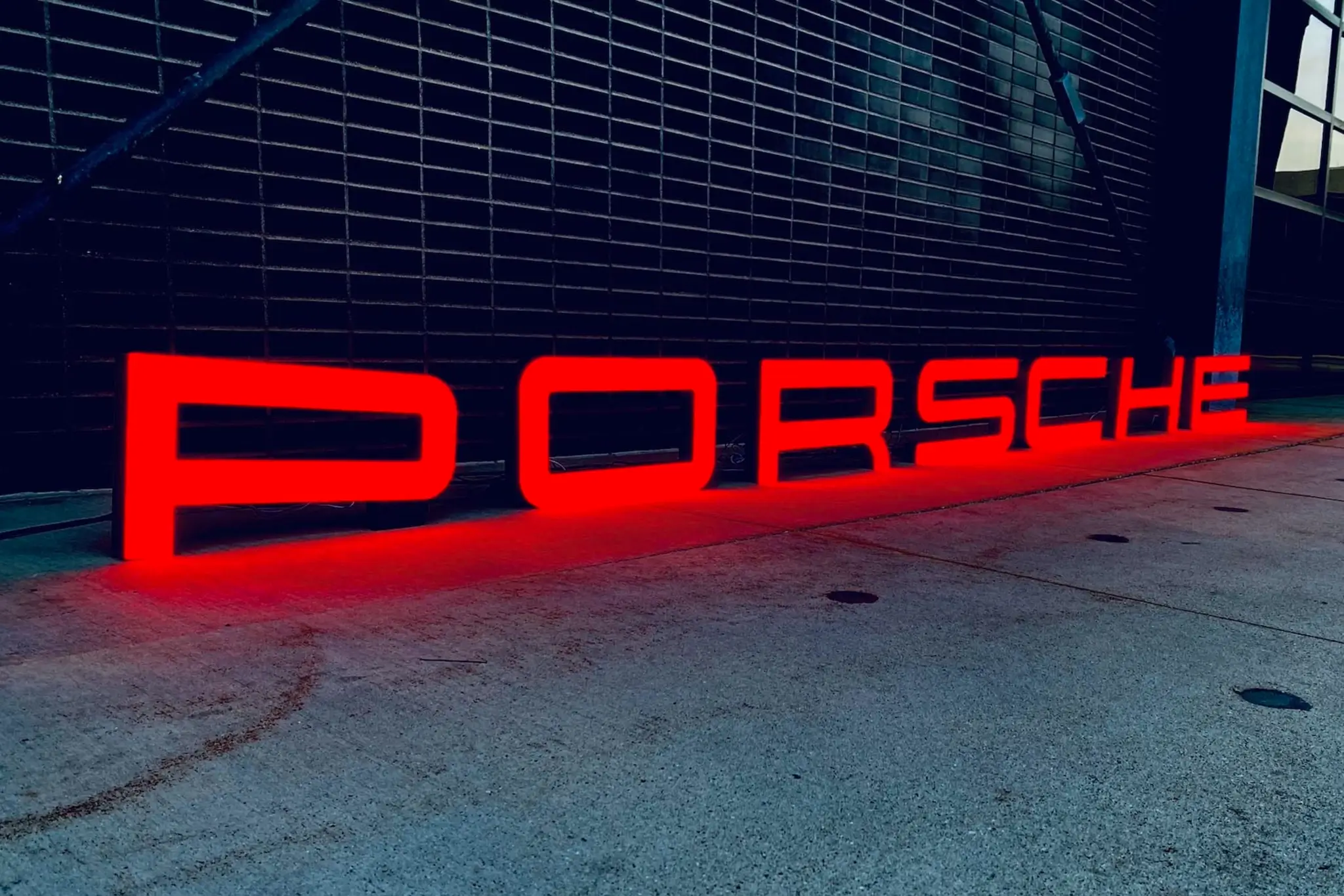 MarketPlace: Illuminated Porsche Letters Sign | PCARMARKET