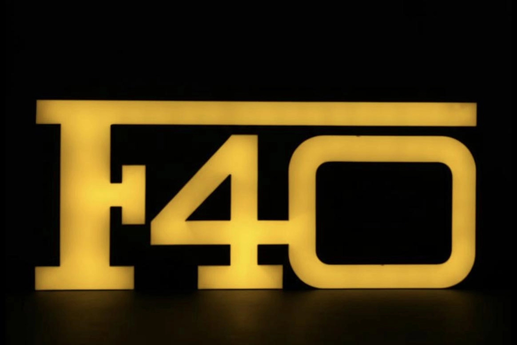 MarketPlace: Ferrari F40 Illuminated Sign | PCARMARKET