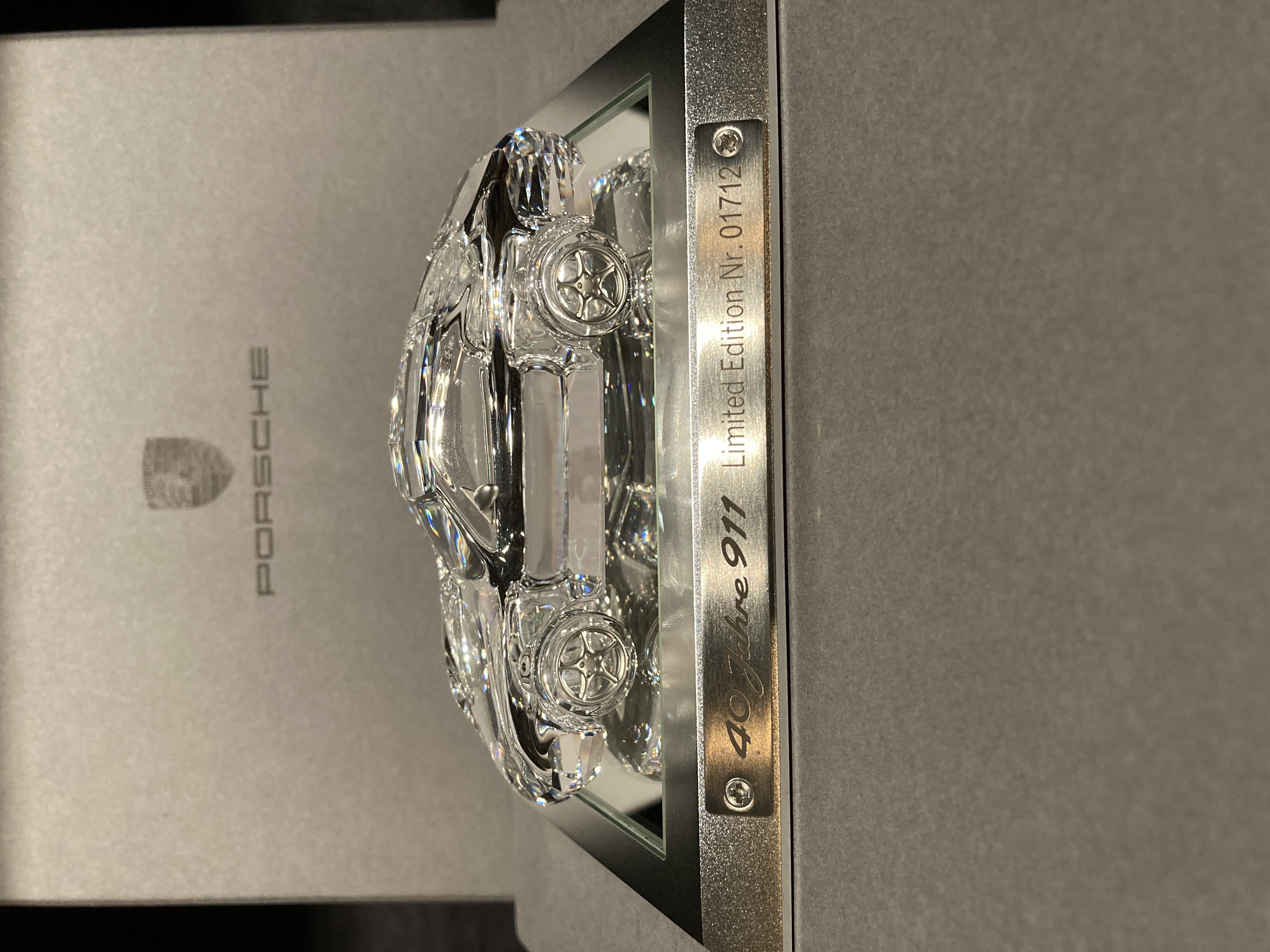 No Reserve Swarovski Crystal 1:43 Scale 40th Anniversary 911