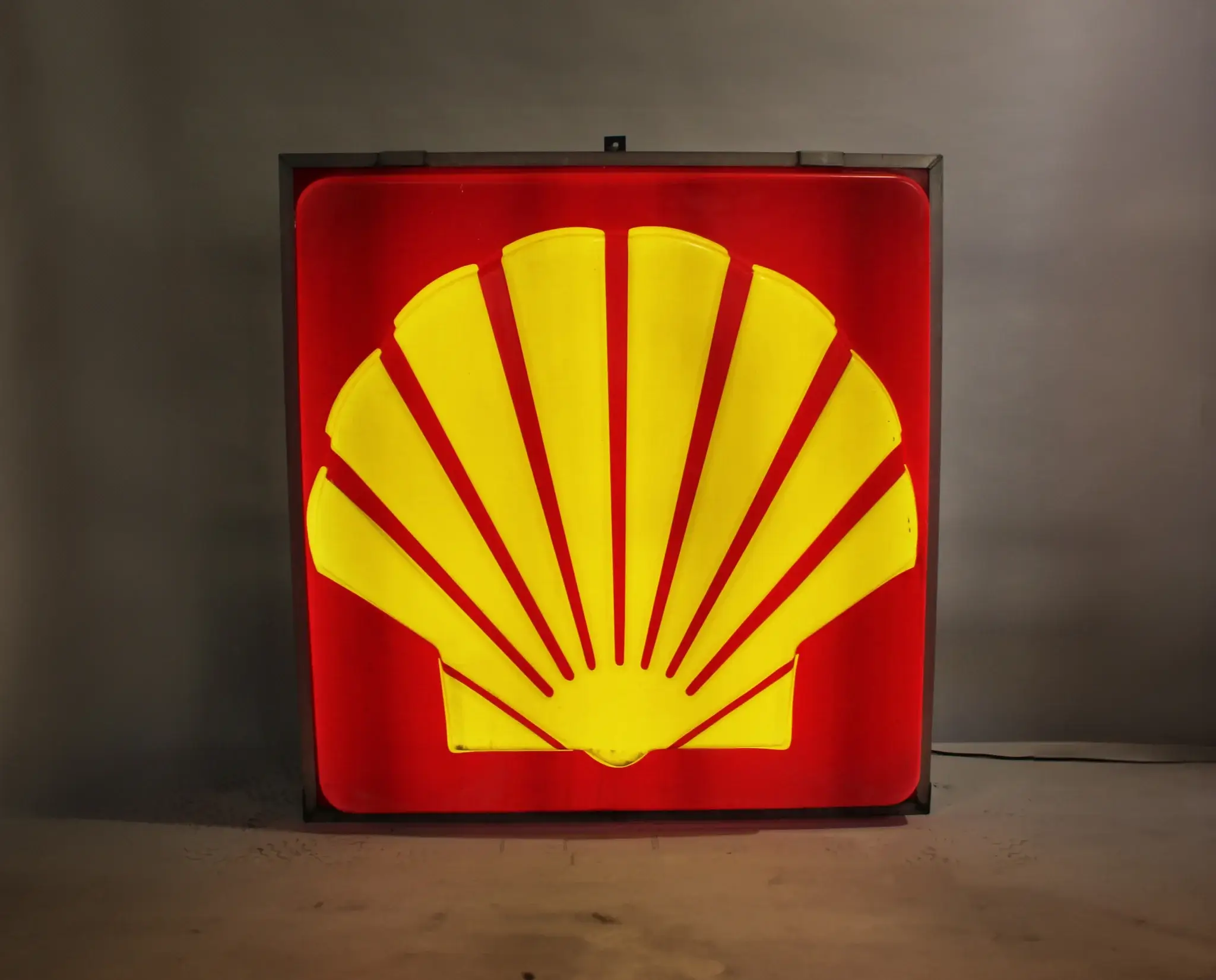 MP: Authentic Large Illuminated Shell Oil Sign | PCARMARKET
