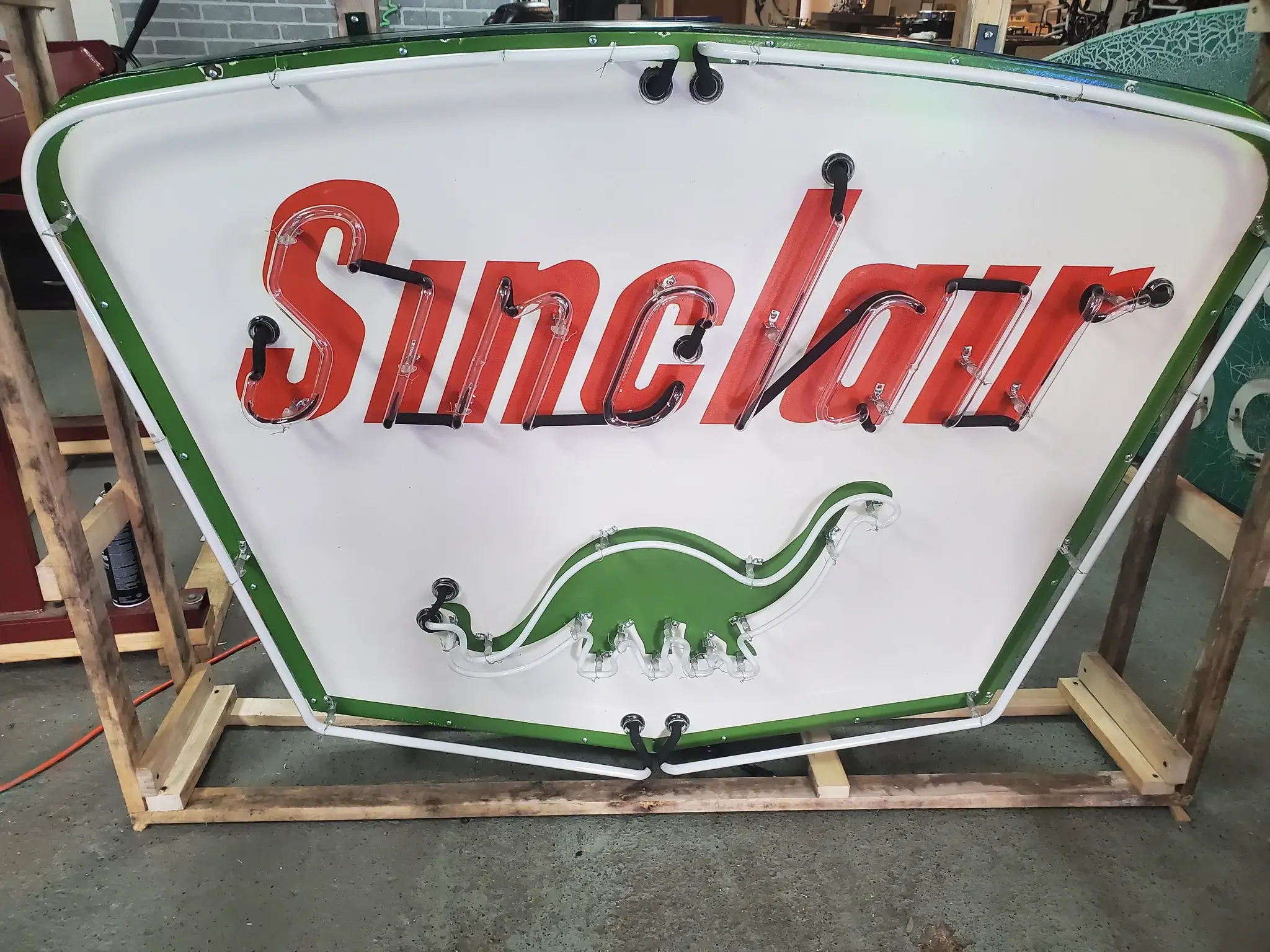 MP: Porcelain Sinclair Traditional Neon Sign | PCARMARKET