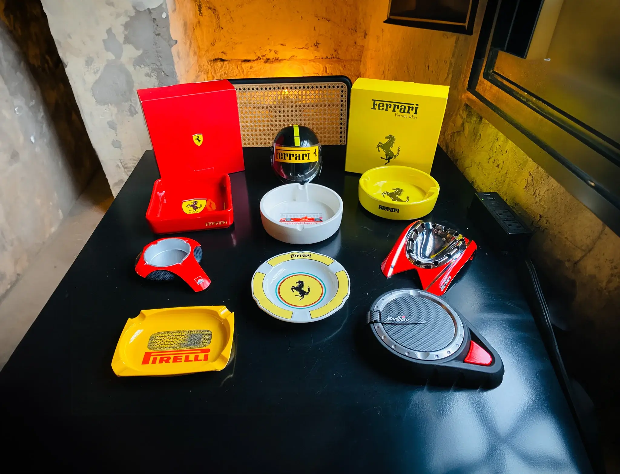 フェラーリ　灰皿 Collection of 9 vintage Ferrari & Marlboro Ashtrays | PCARMARKET