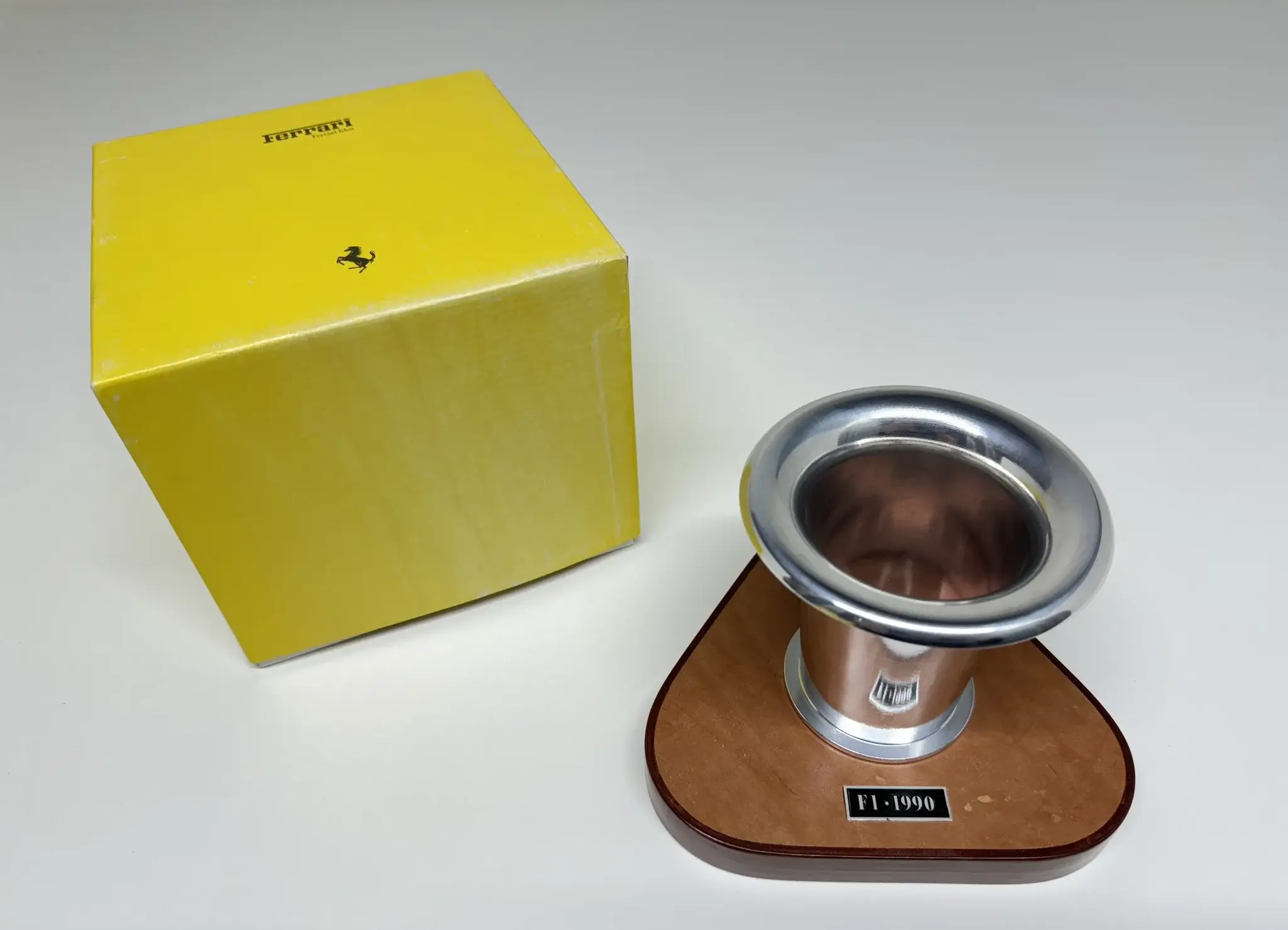 MP: Collection of Ferrari Decorative Accessories | PCARMARKET
