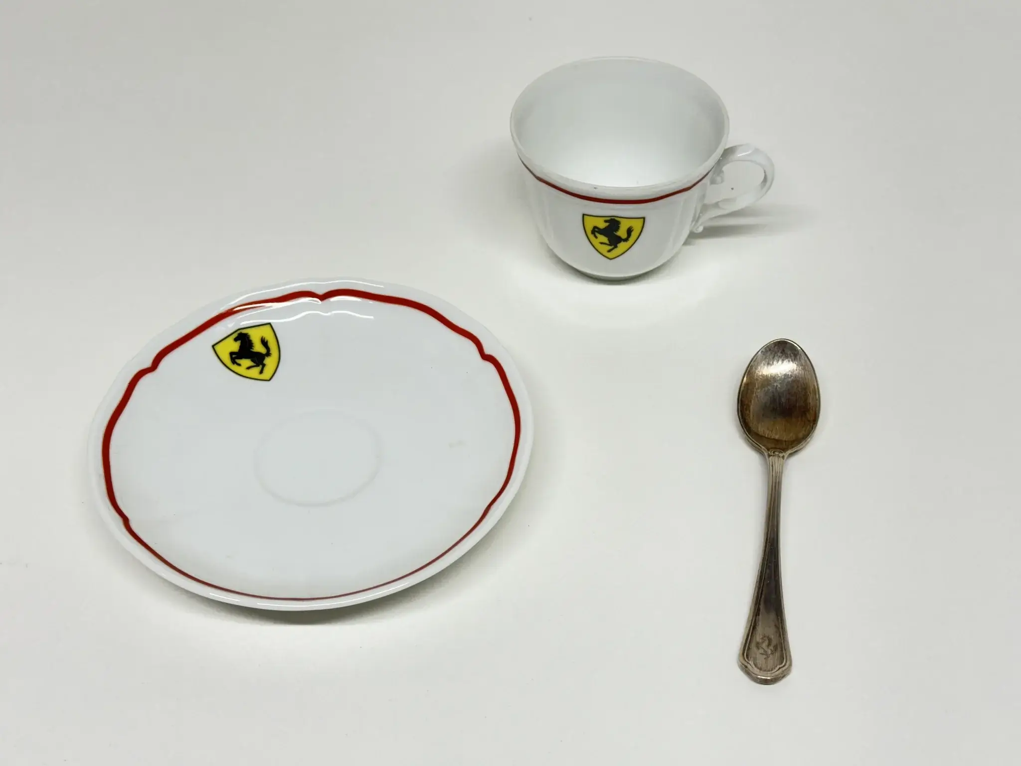 MP: Ferrari Ristorante Cavallino Dinnerware Set | PCARMARKET