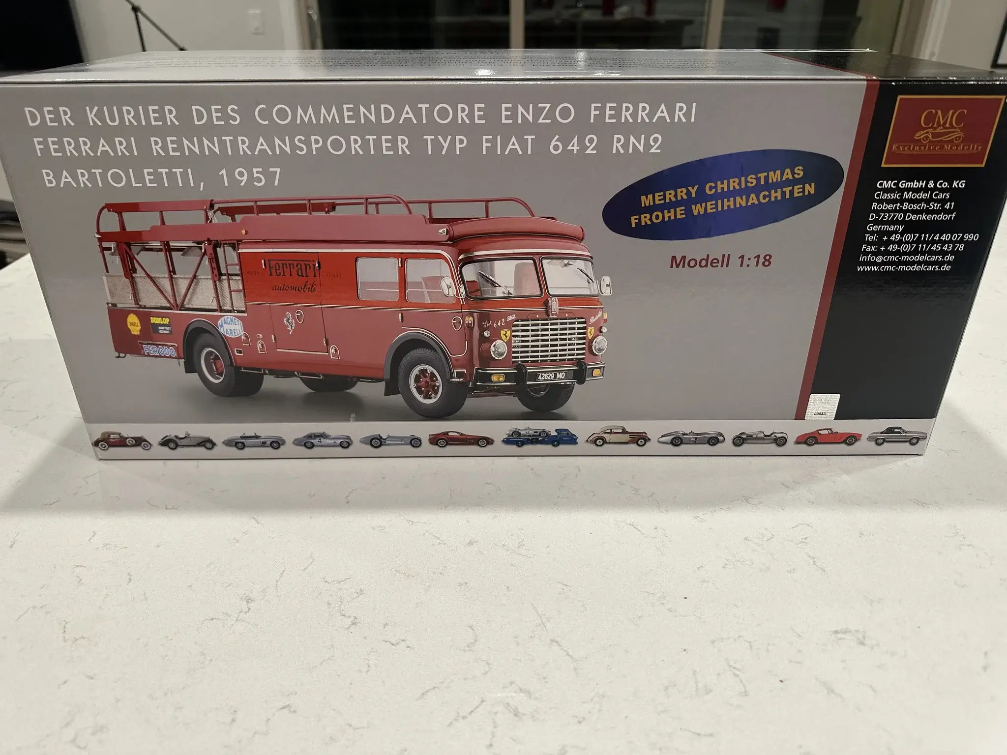 MP: CMC Ferrari Race Car Transporter 1:18 Scale | PCARMARKET